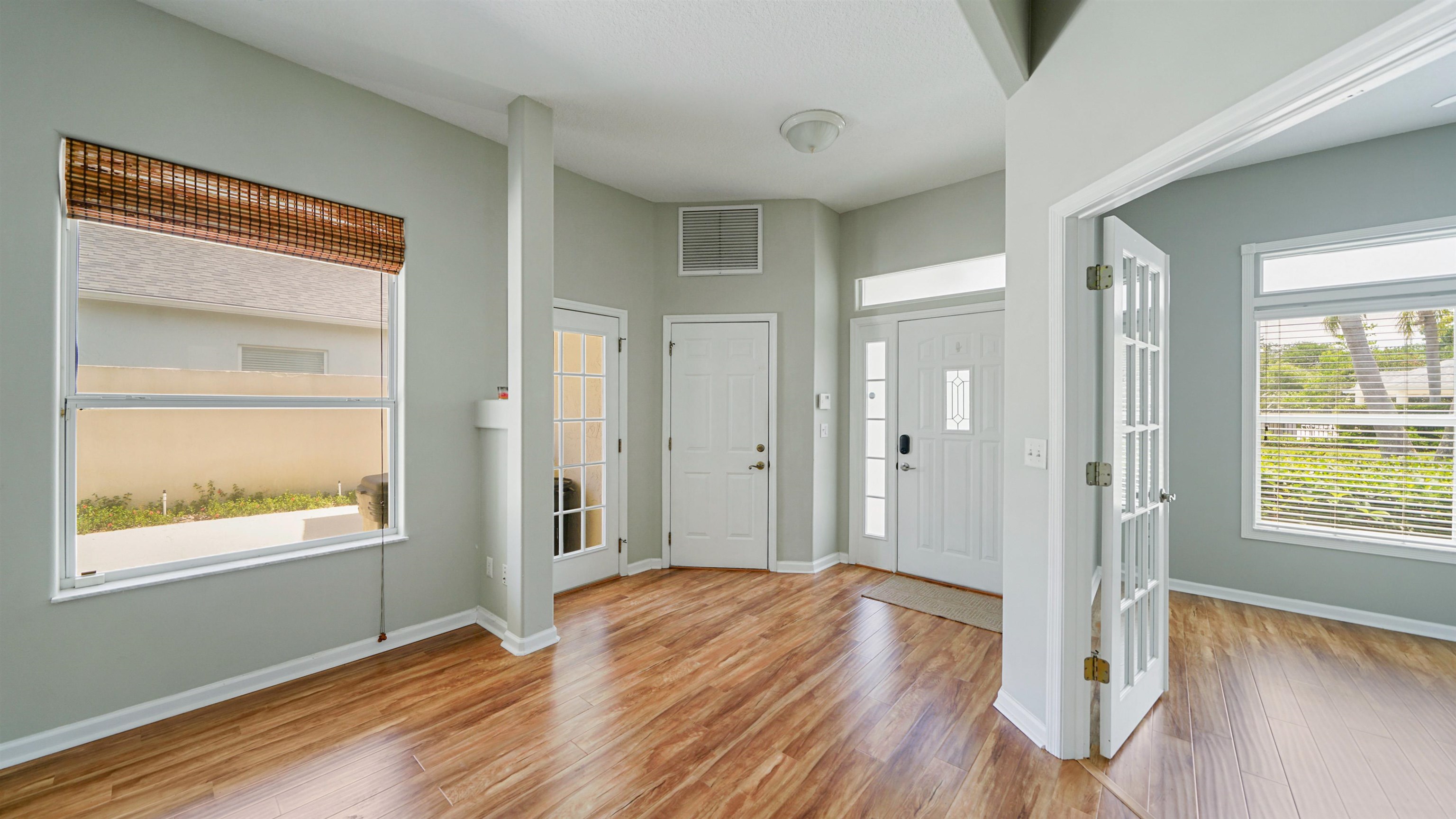 Image 4 of 46 For 165 Cedar Ridge Cir