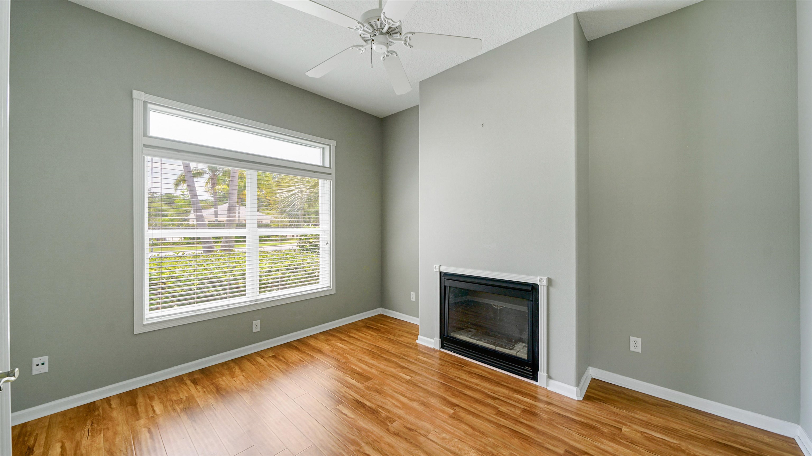 Image 5 of 46 For 165 Cedar Ridge Cir