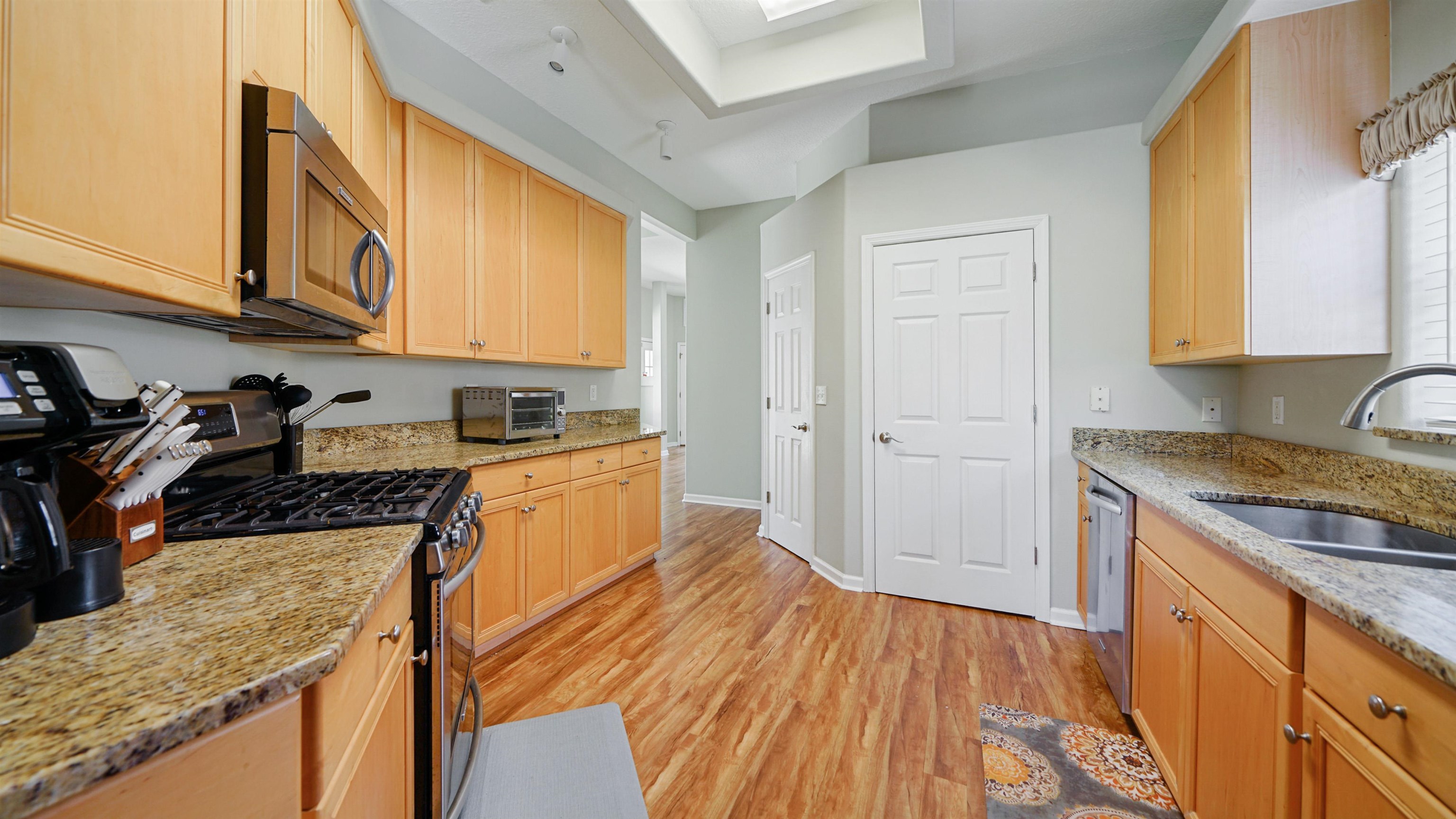 Image 8 of 46 For 165 Cedar Ridge Cir