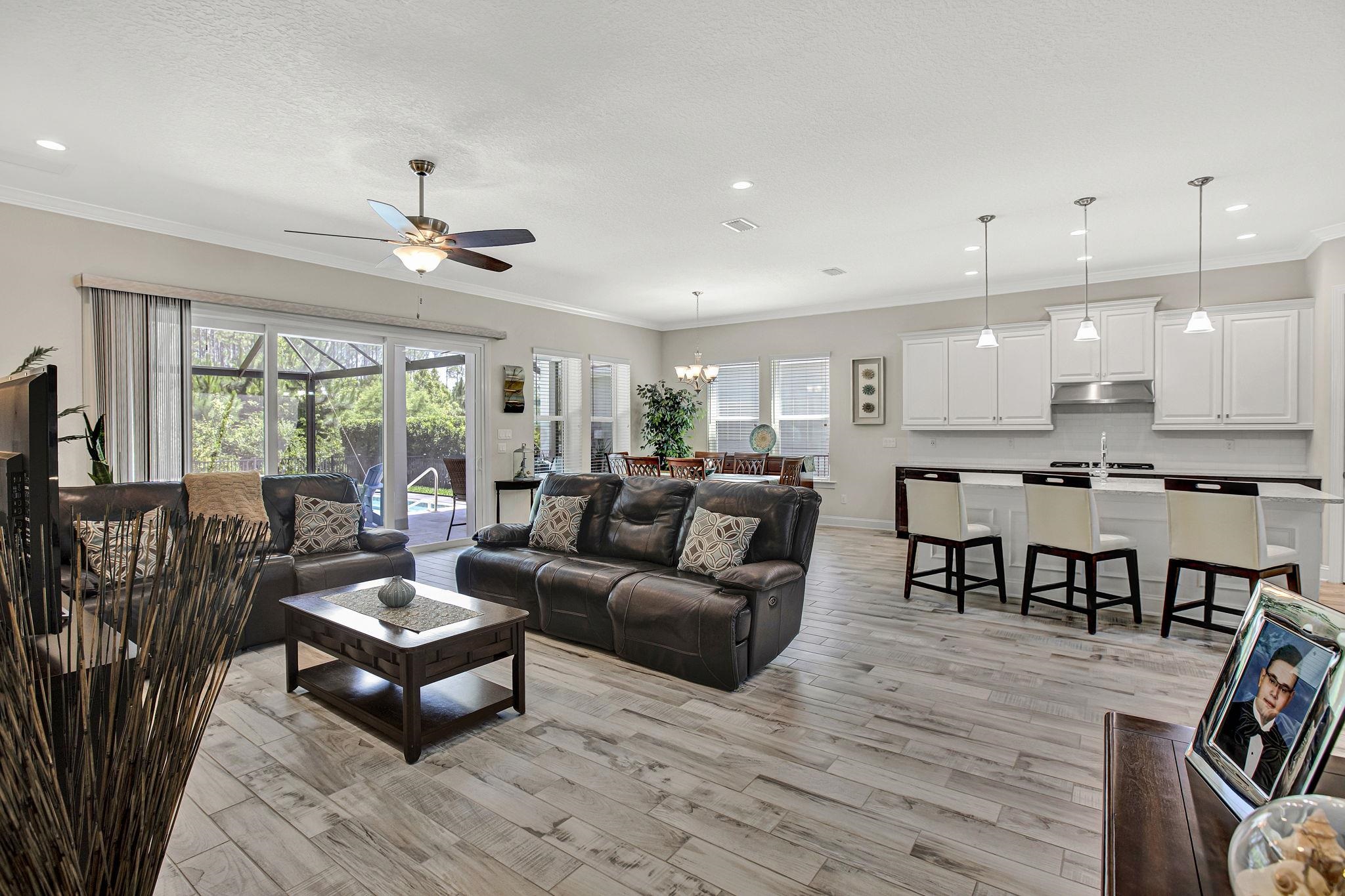 Image 10 of 70 For 384 Freshwater Dr