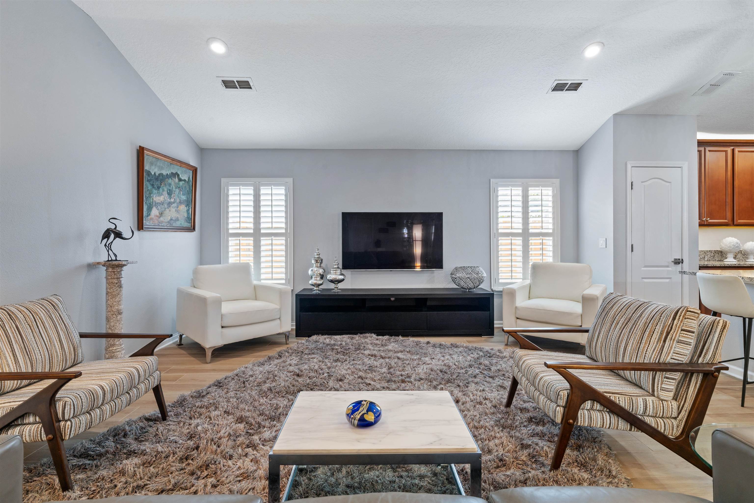Image 10 of 52 For 271 Roaring Brook Dr