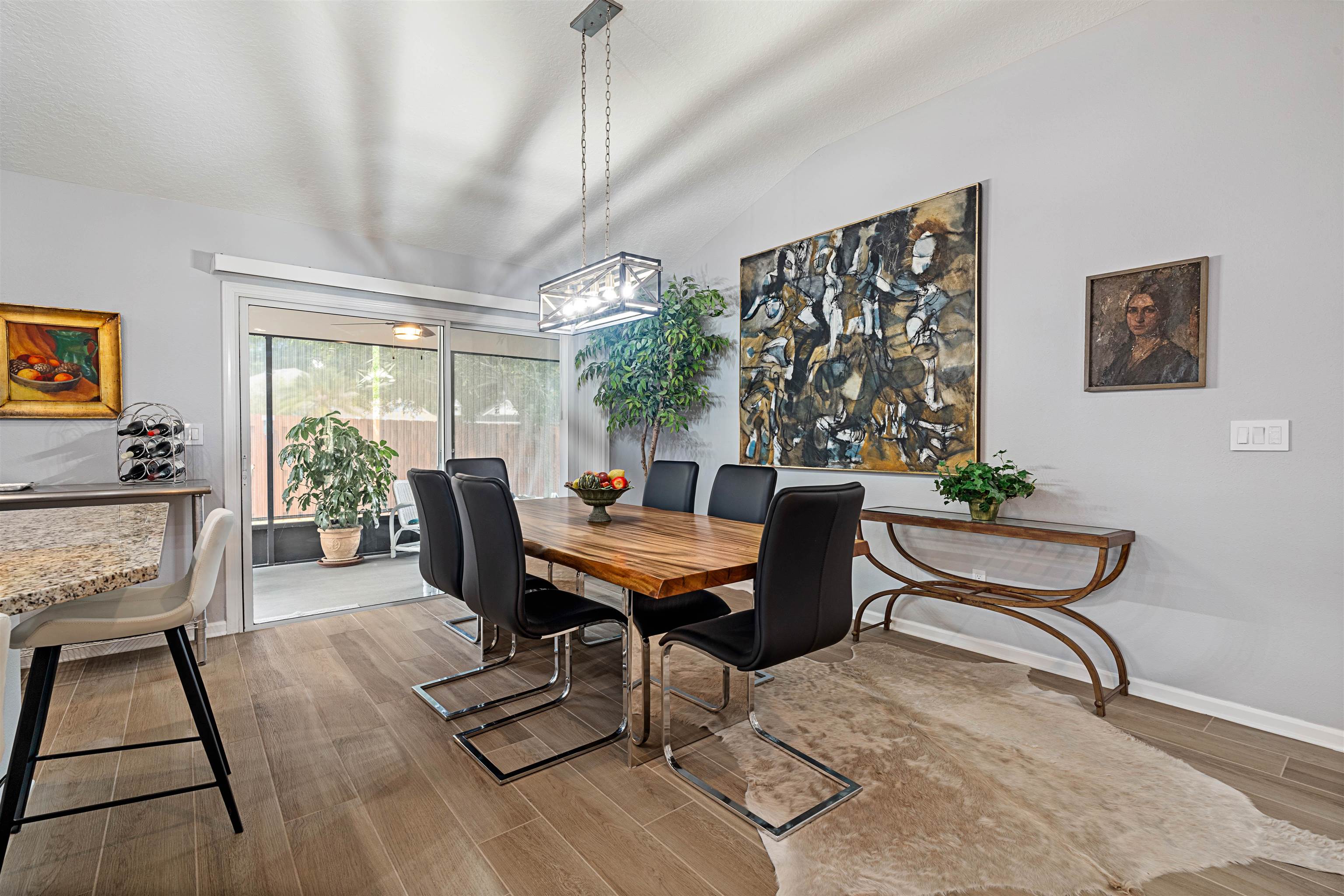 Image 17 of 52 For 271 Roaring Brook Dr