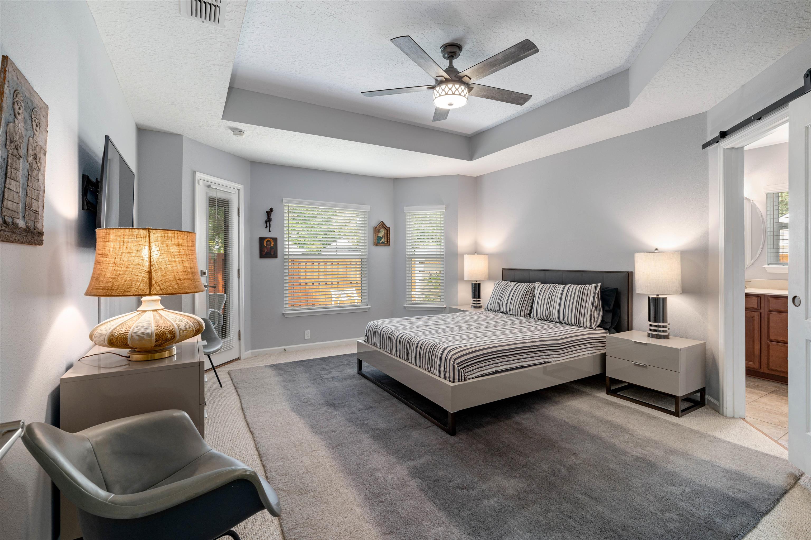 Image 18 of 52 For 271 Roaring Brook Dr