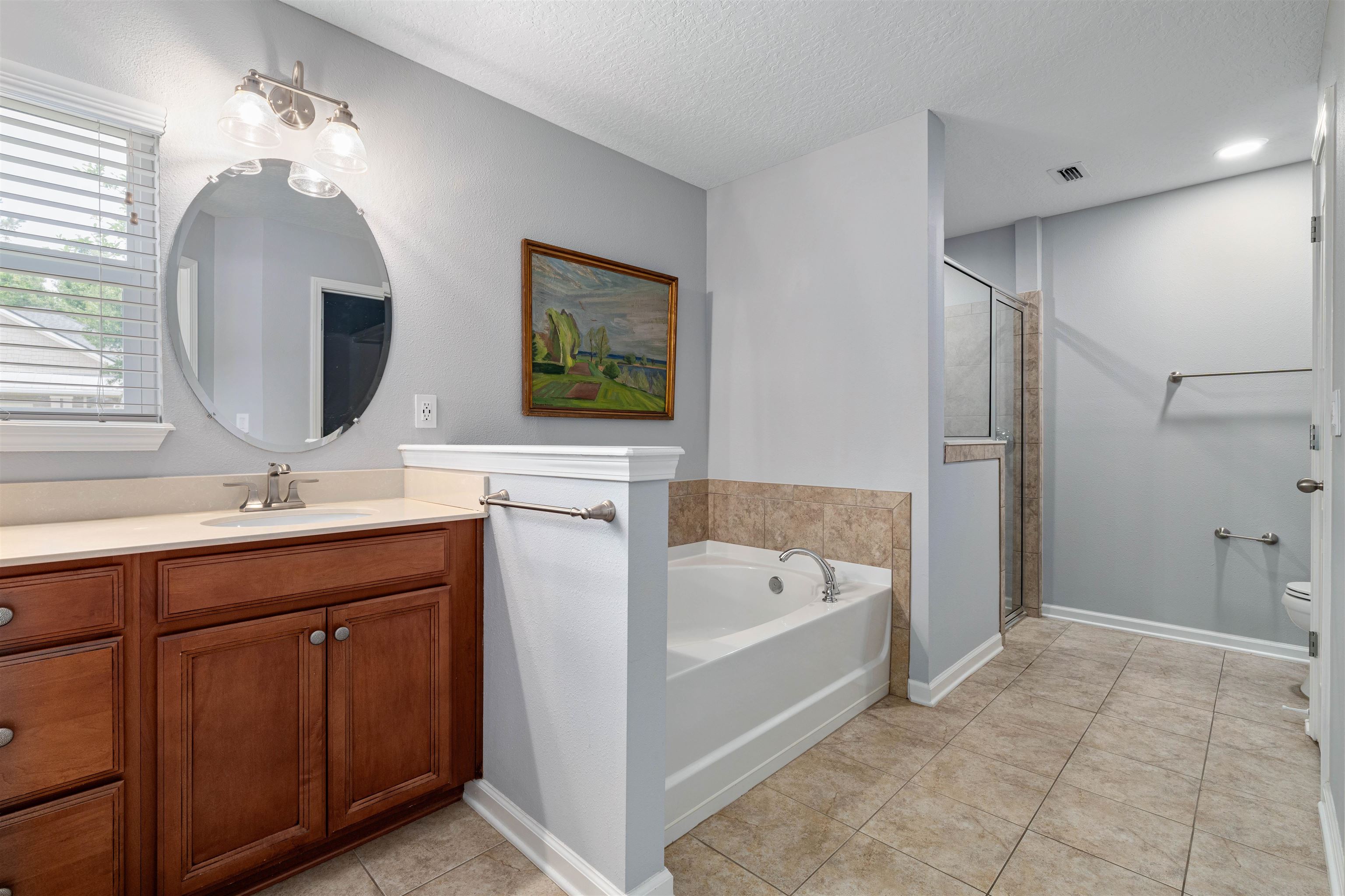Image 22 of 52 For 271 Roaring Brook Dr