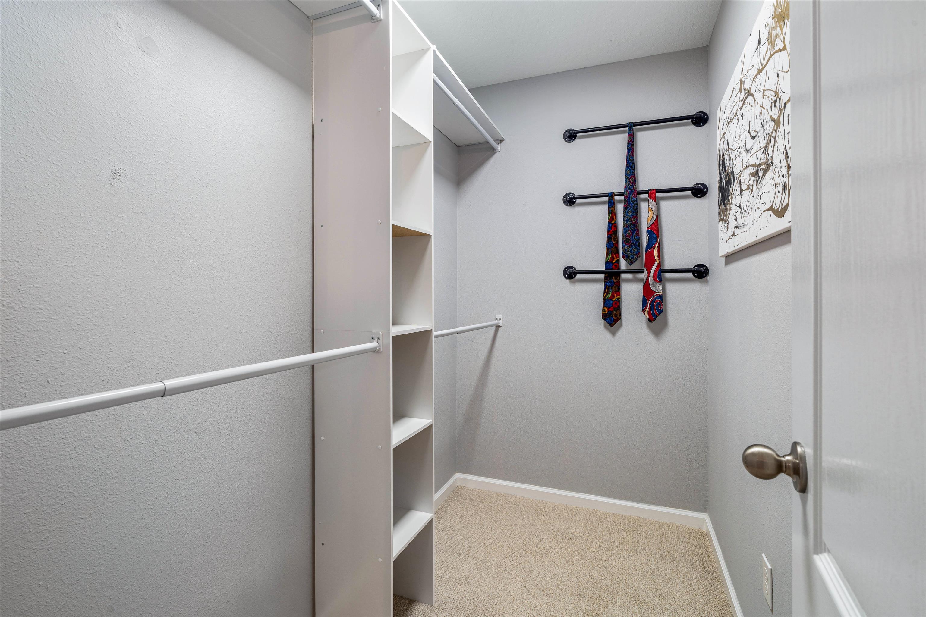 Image 23 of 52 For 271 Roaring Brook Dr