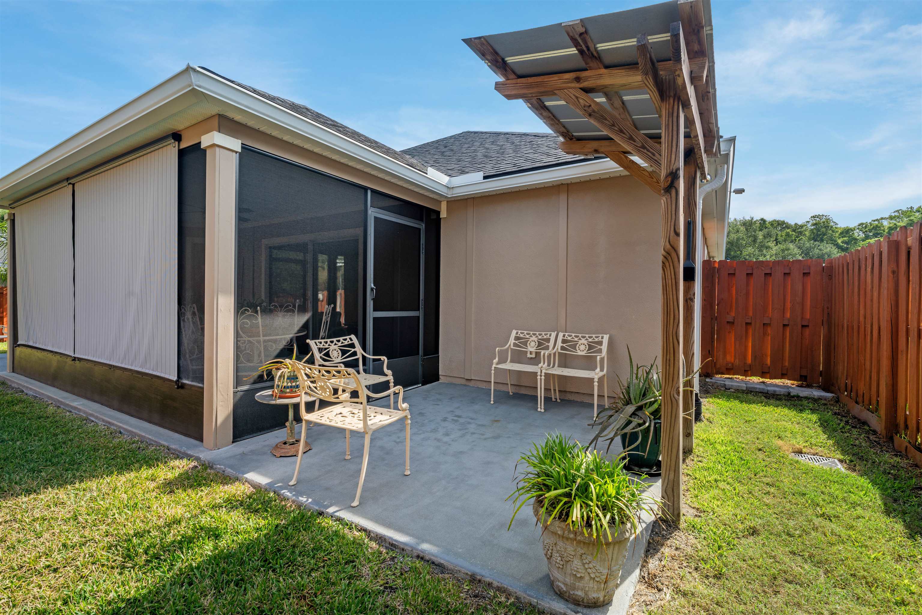 Image 33 of 52 For 271 Roaring Brook Dr
