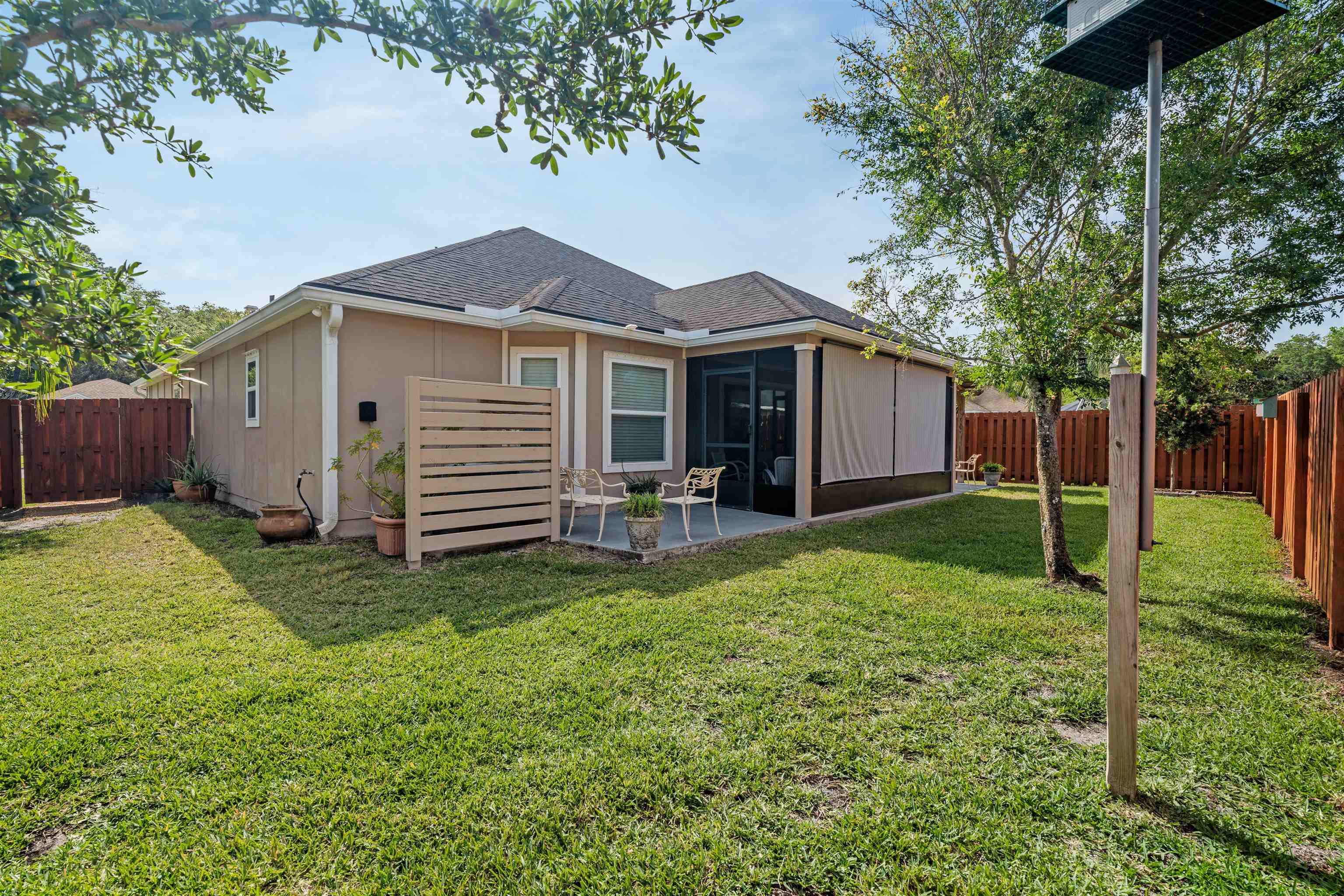 Image 37 of 52 For 271 Roaring Brook Dr