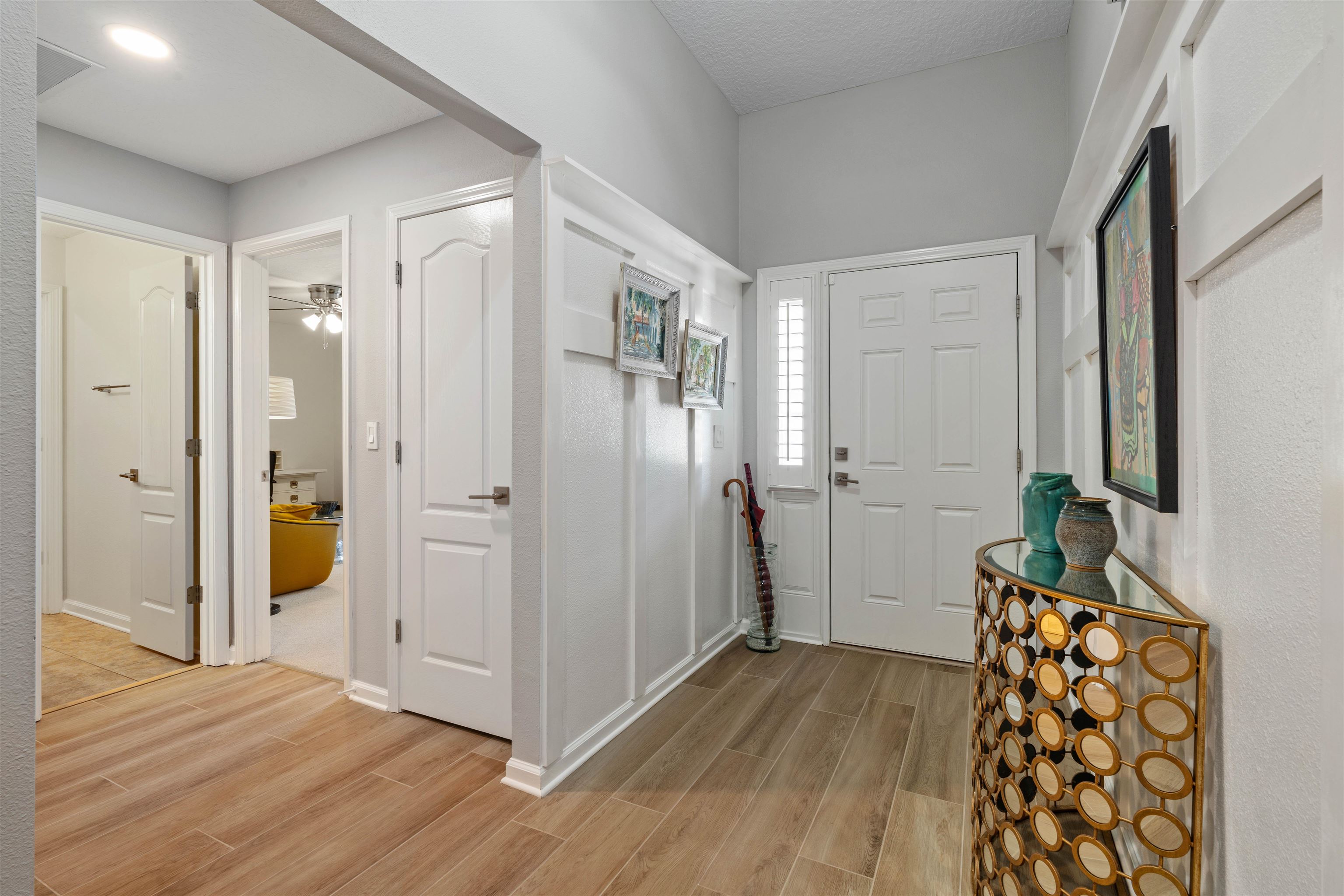 Image 7 of 52 For 271 Roaring Brook Dr