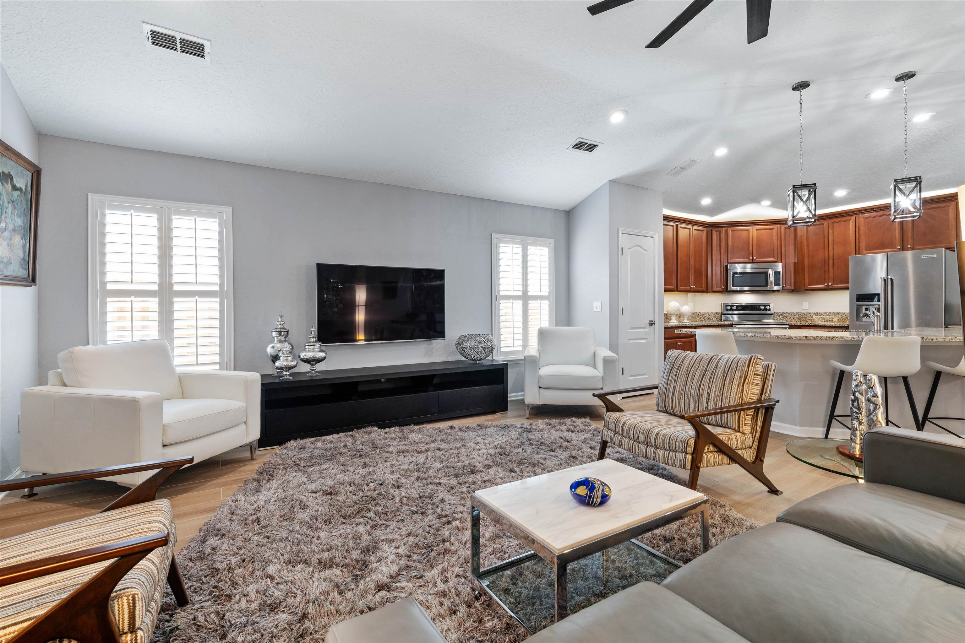 Image 9 of 52 For 271 Roaring Brook Dr