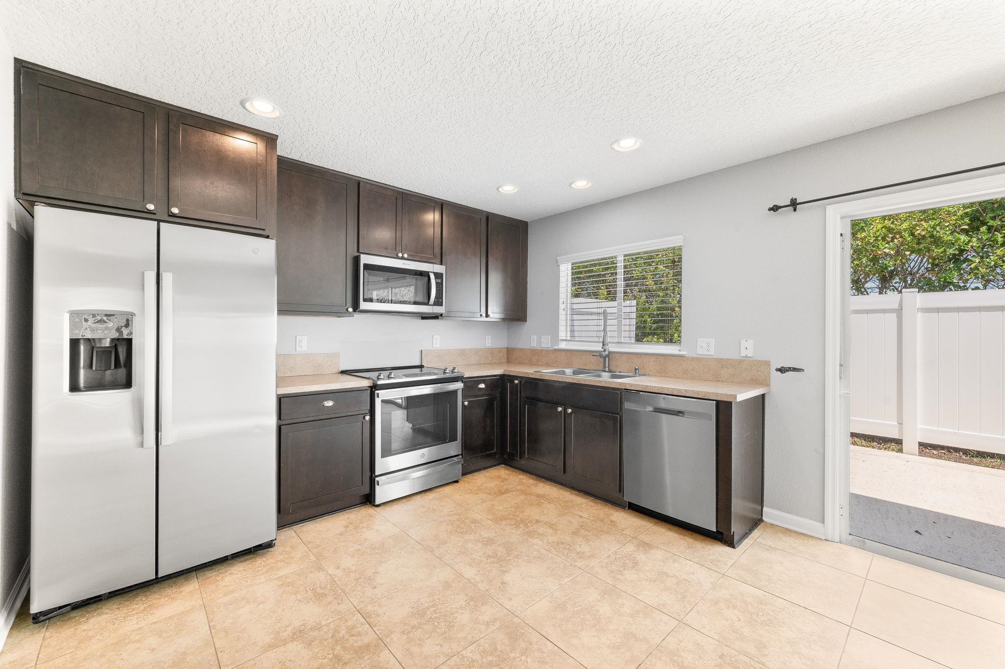 Image 7 of 35 For 113 Islander Dr