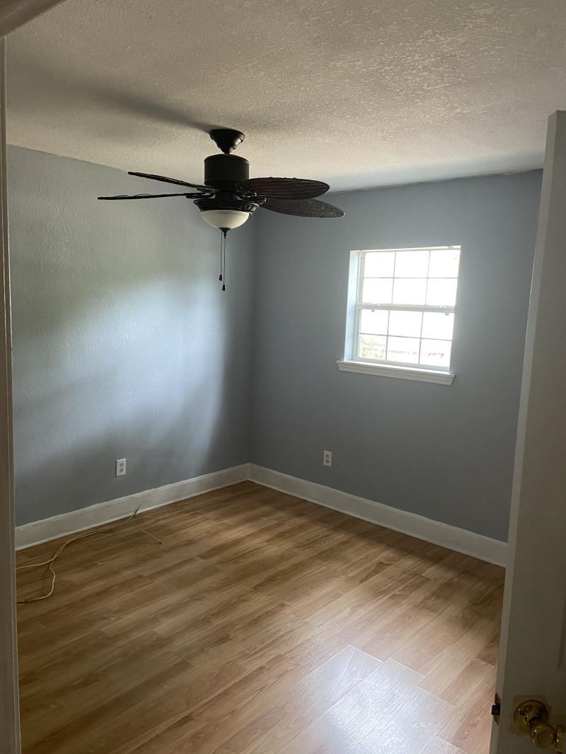 Image 4 of 11 For 205 Cochran Ave E