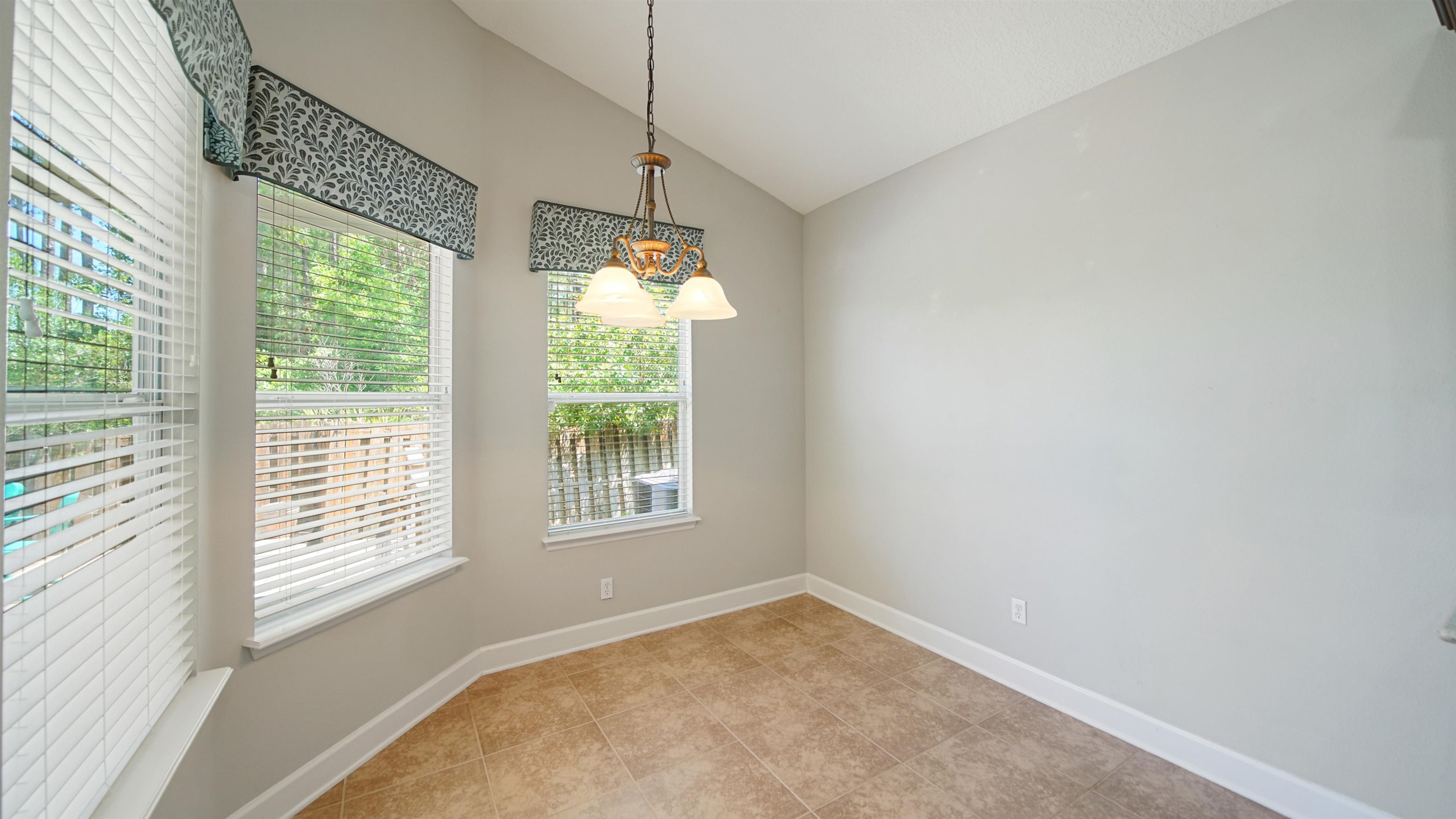 Image 14 of 43 For 1804 Ferncreek Dr