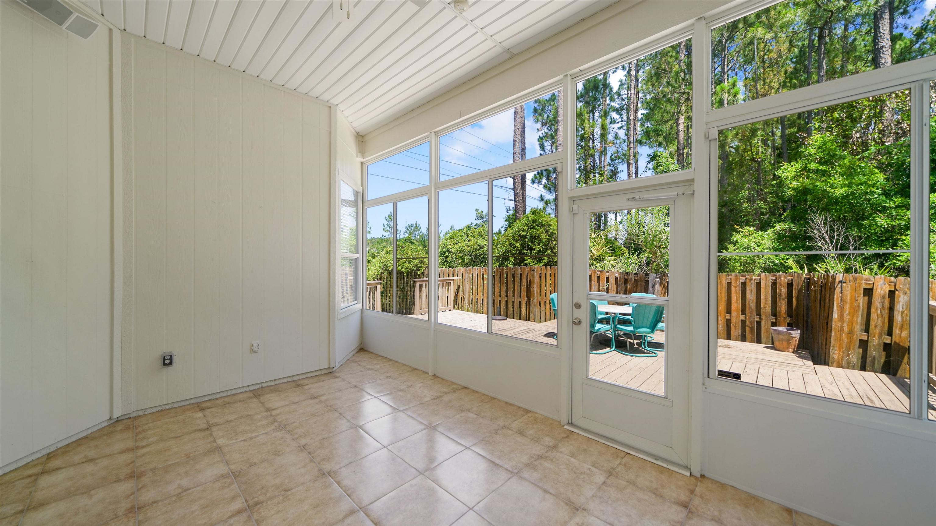 Image 15 of 43 For 1804 Ferncreek Dr