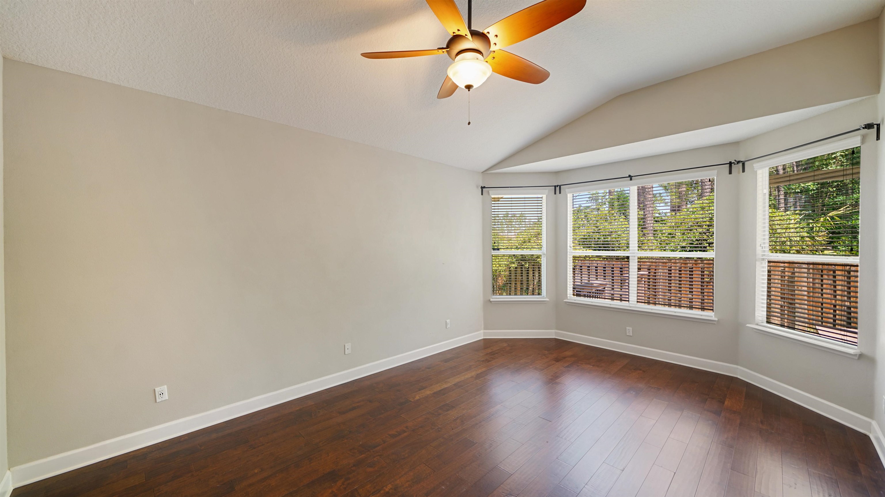 Image 18 of 43 For 1804 Ferncreek Dr