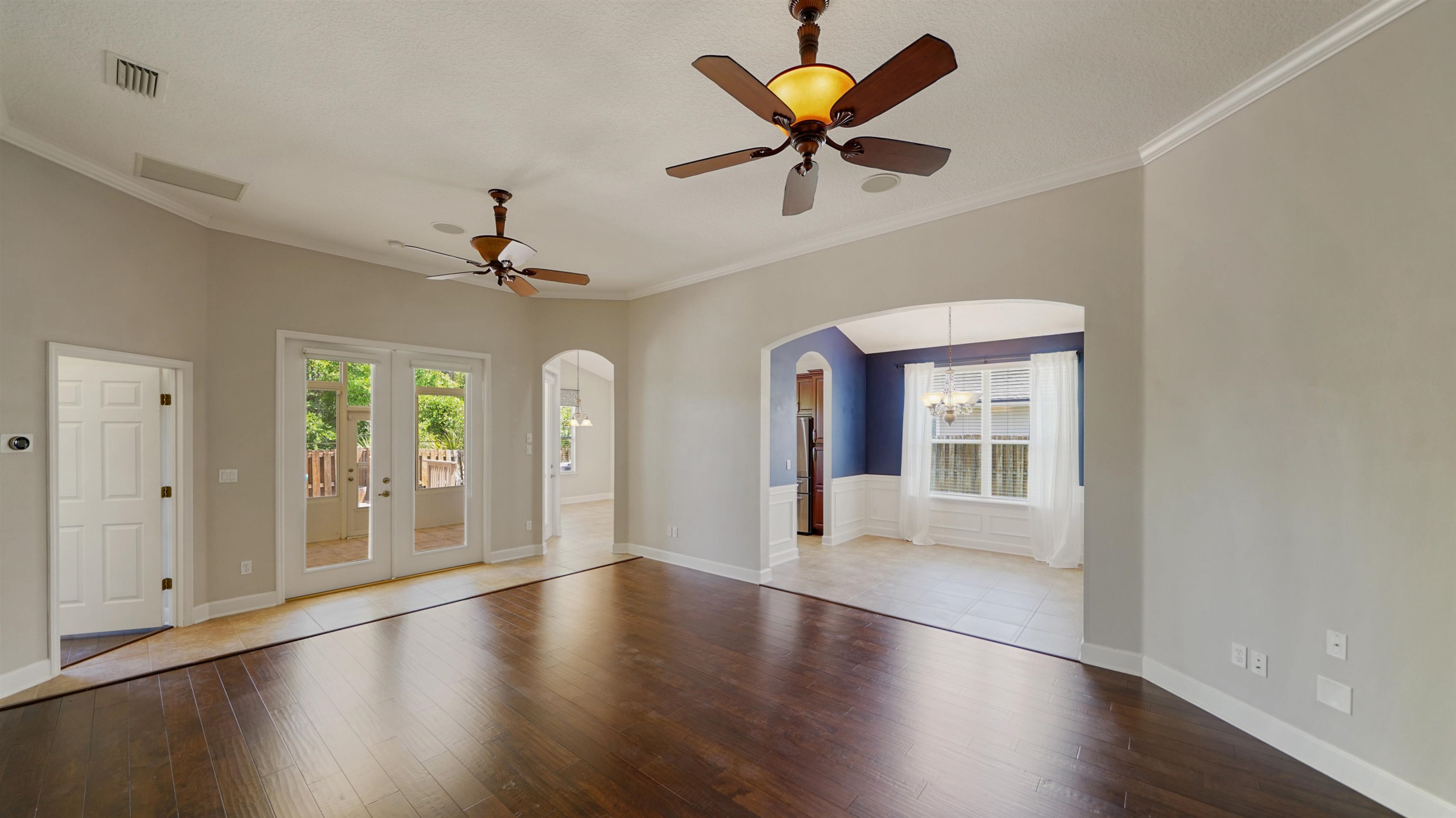 Image 3 of 43 For 1804 Ferncreek Dr