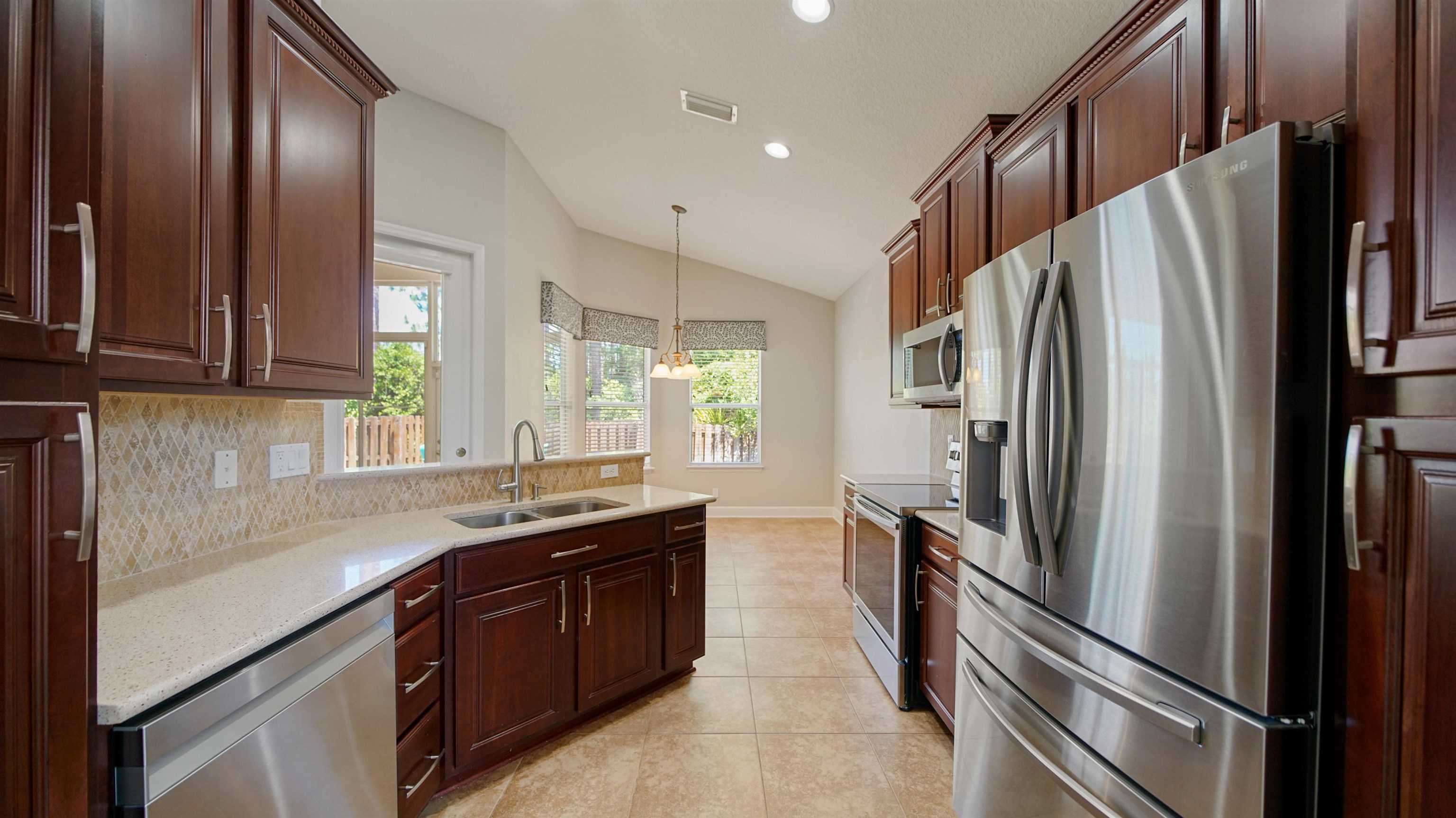 Image 7 of 43 For 1804 Ferncreek Dr
