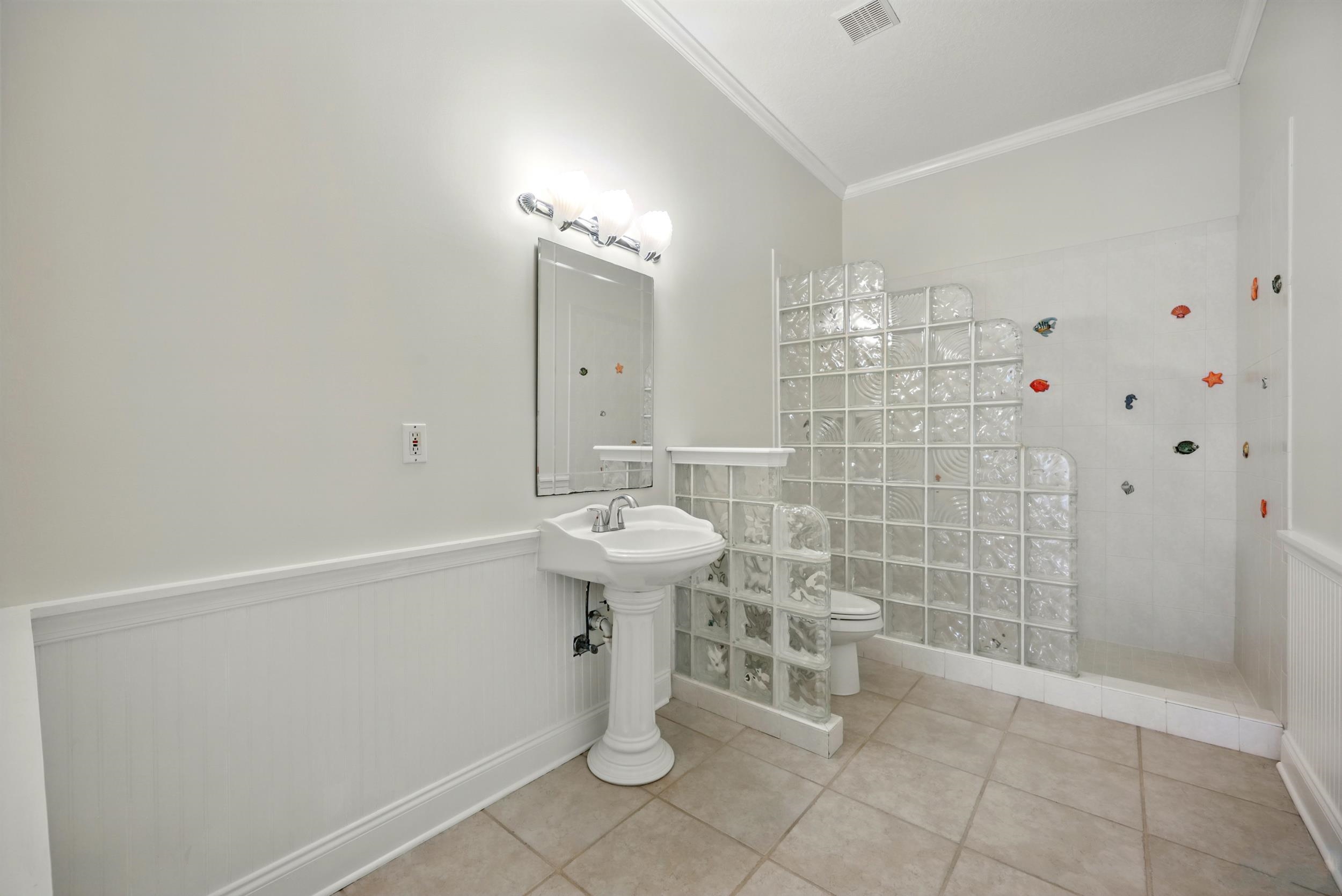 Image 14 of 67 For 500 Seagate Ln