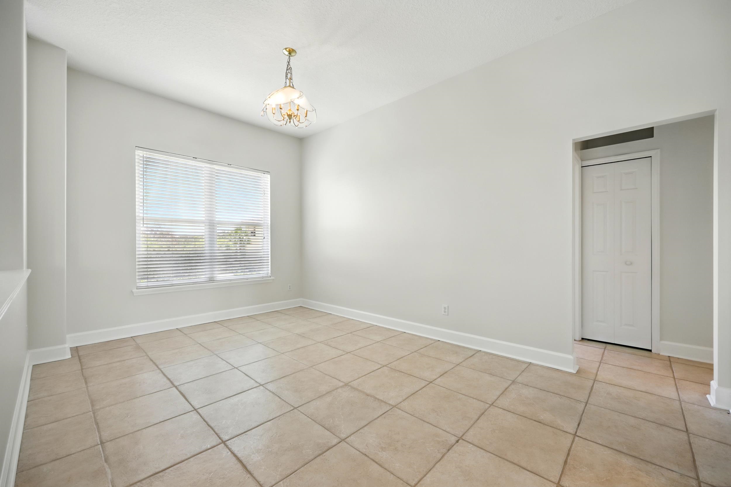 Image 28 of 67 For 500 Seagate Ln