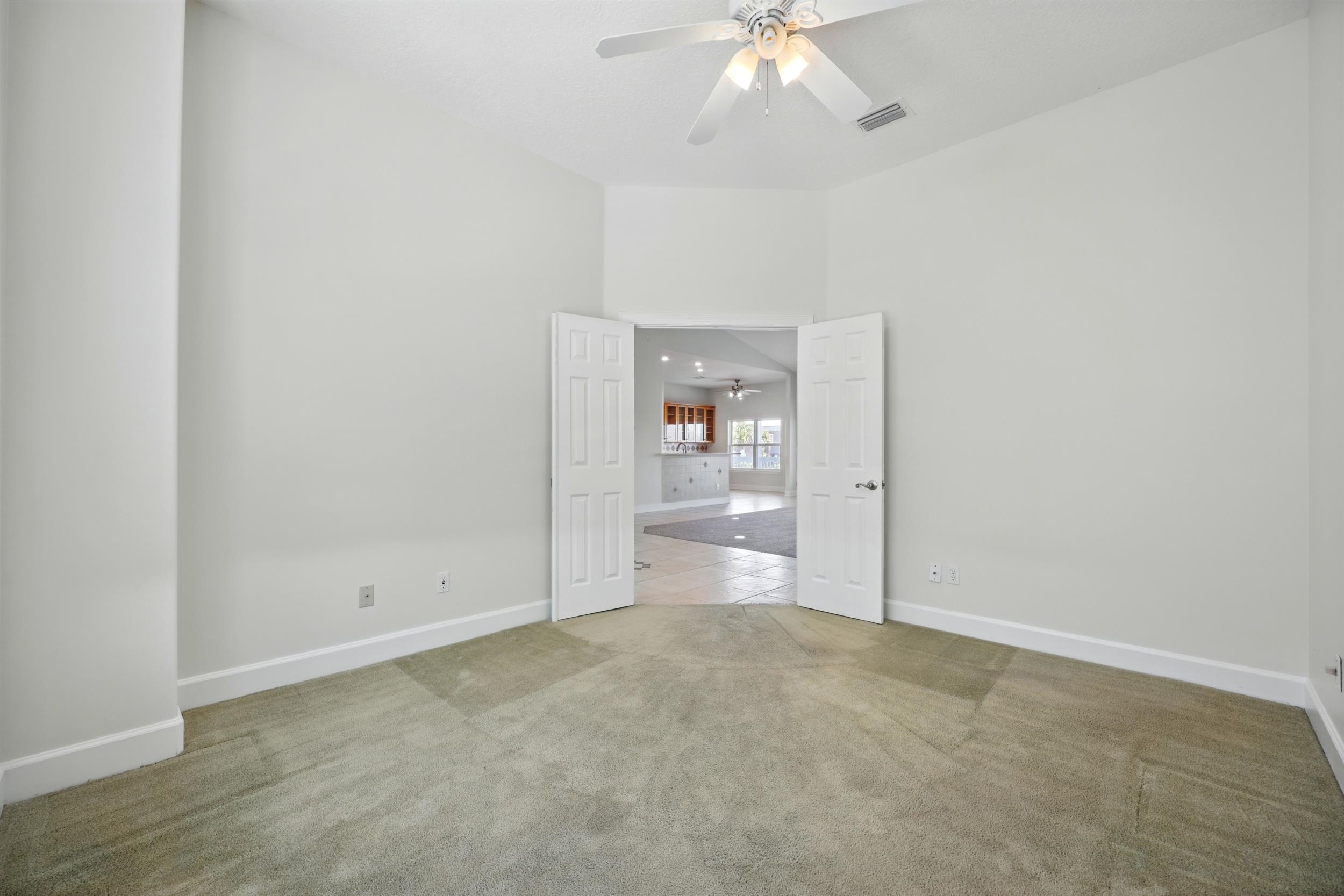 Image 31 of 67 For 500 Seagate Ln