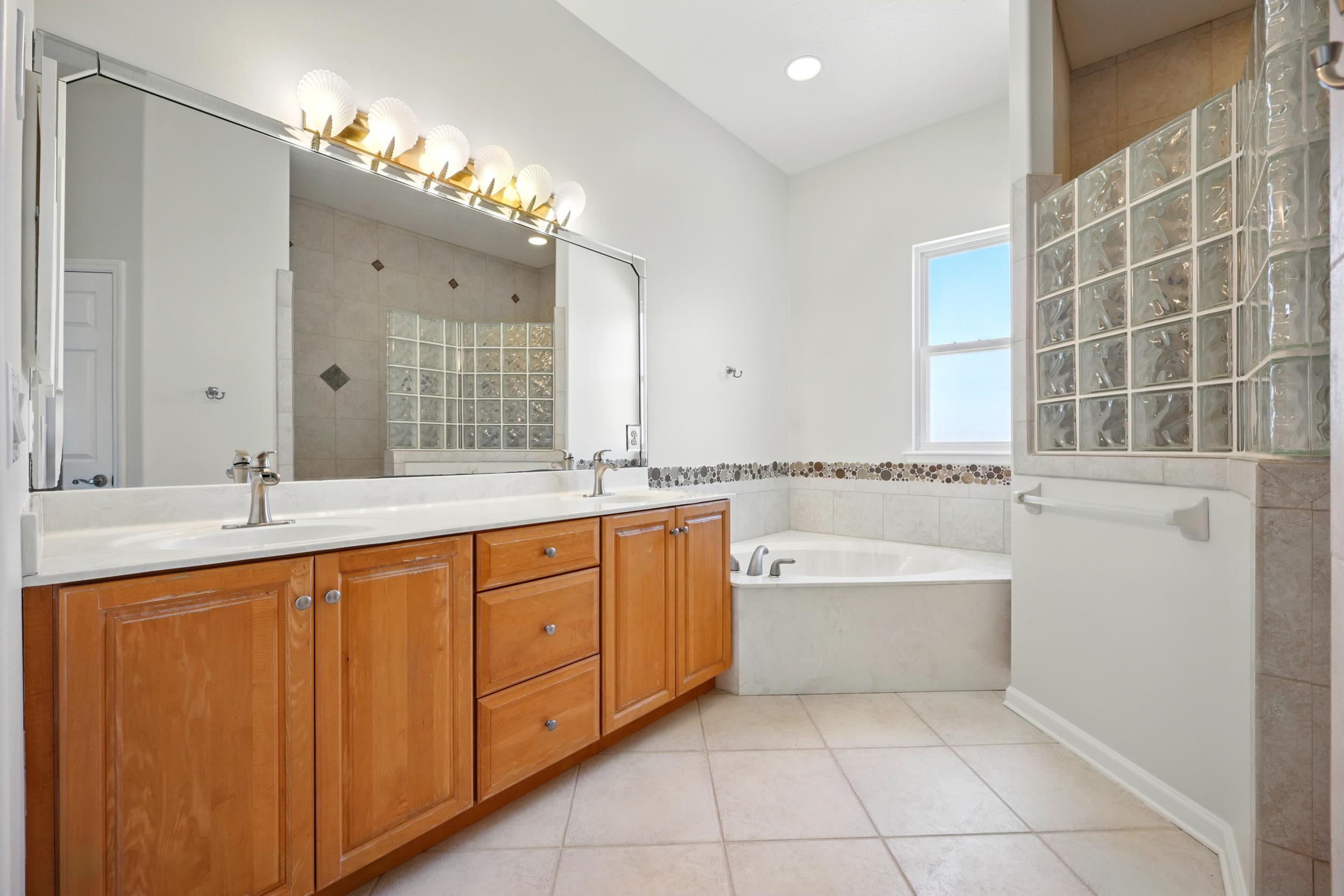 Image 39 of 67 For 500 Seagate Ln