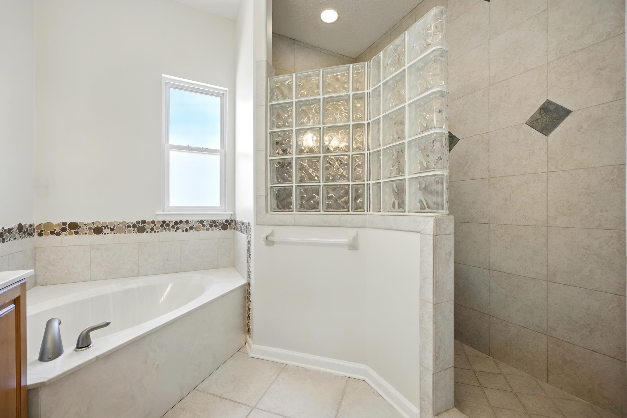 Image 40 of 67 For 500 Seagate Ln