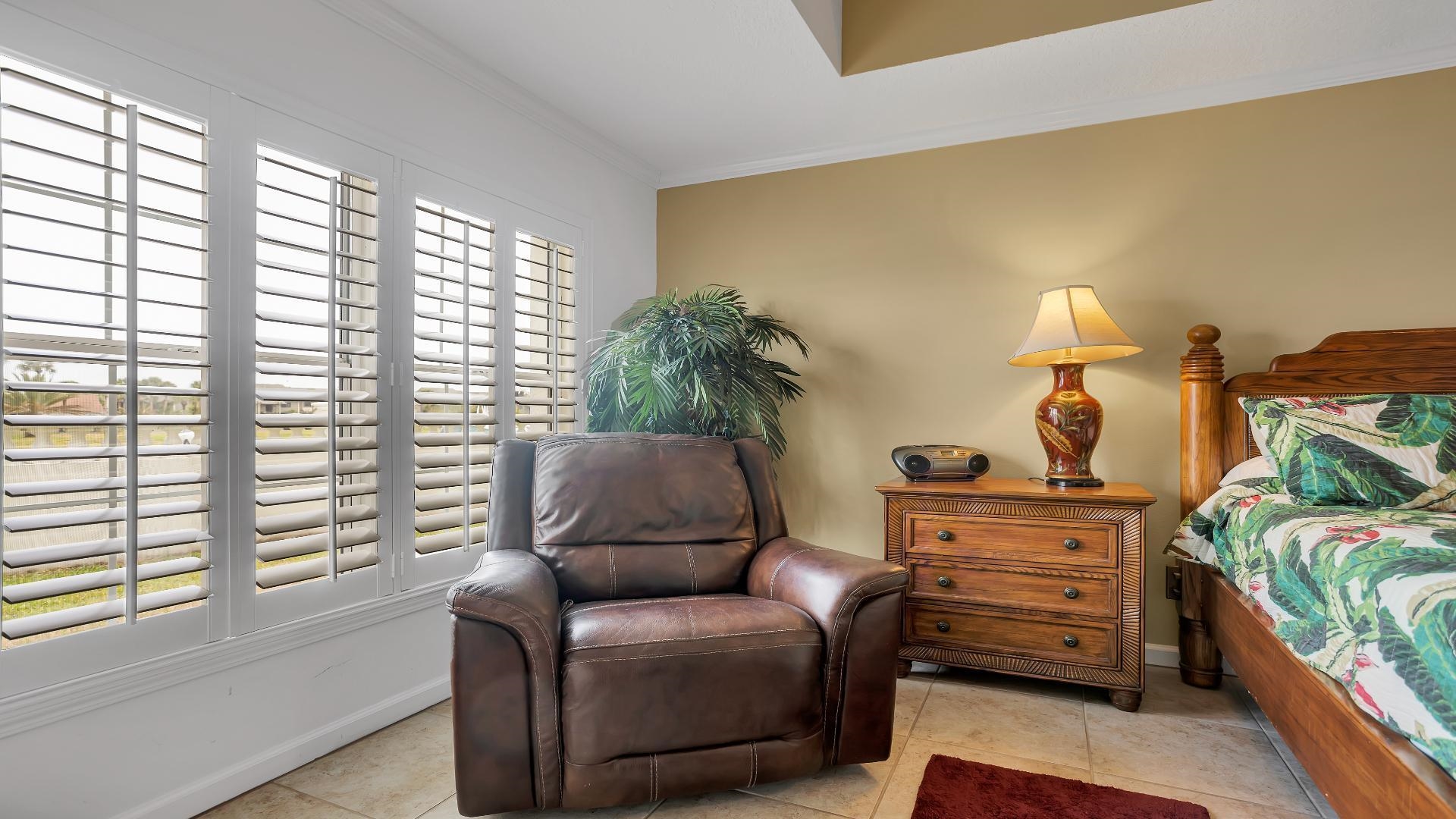Image 15 of 37 For 264 Gibraltar Court  101