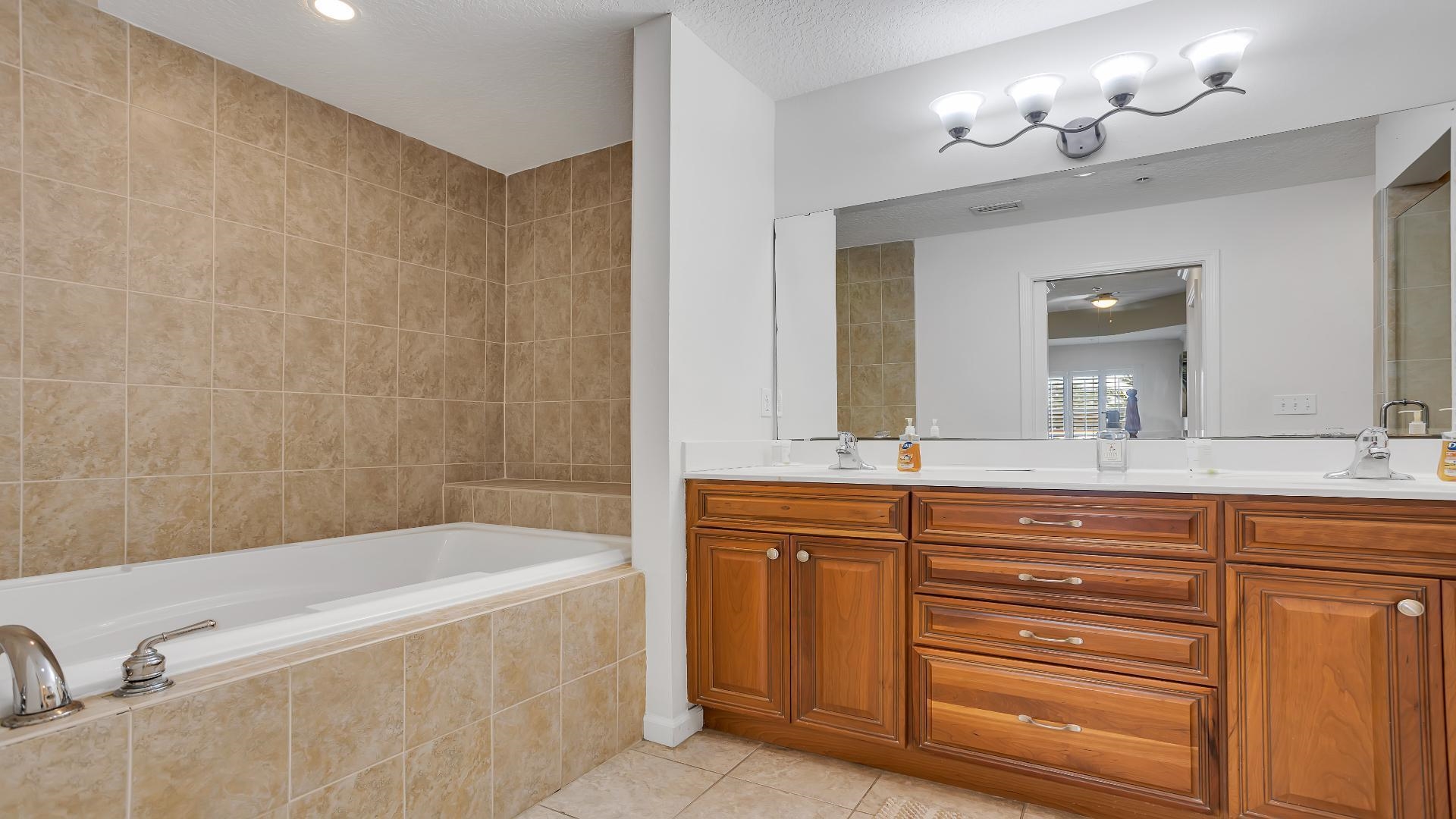 Image 17 of 37 For 264 Gibraltar Court  101