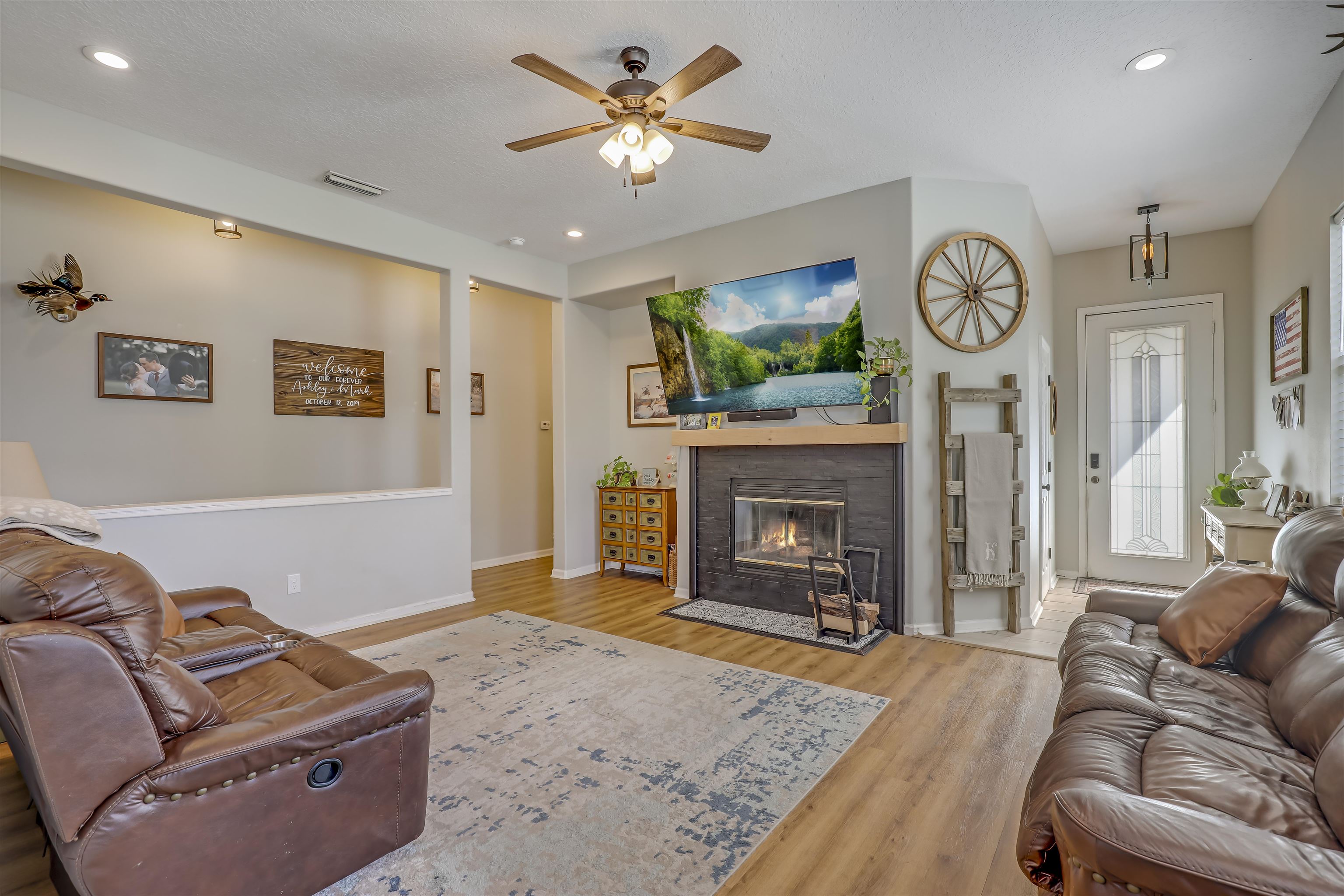 Image 13 of 45 For 501 Degas Ave