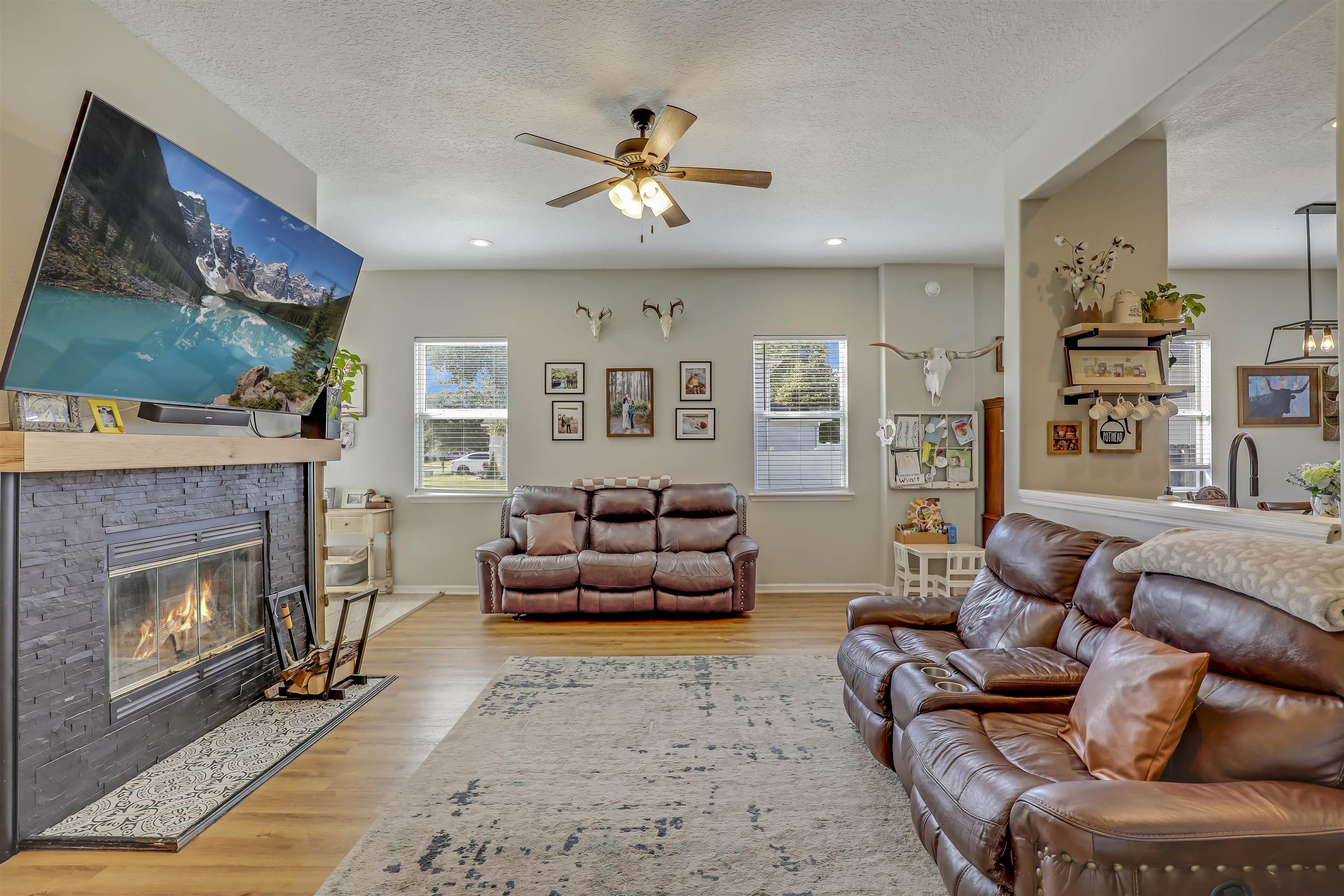 Image 2 of 45 For 501 Degas Ave