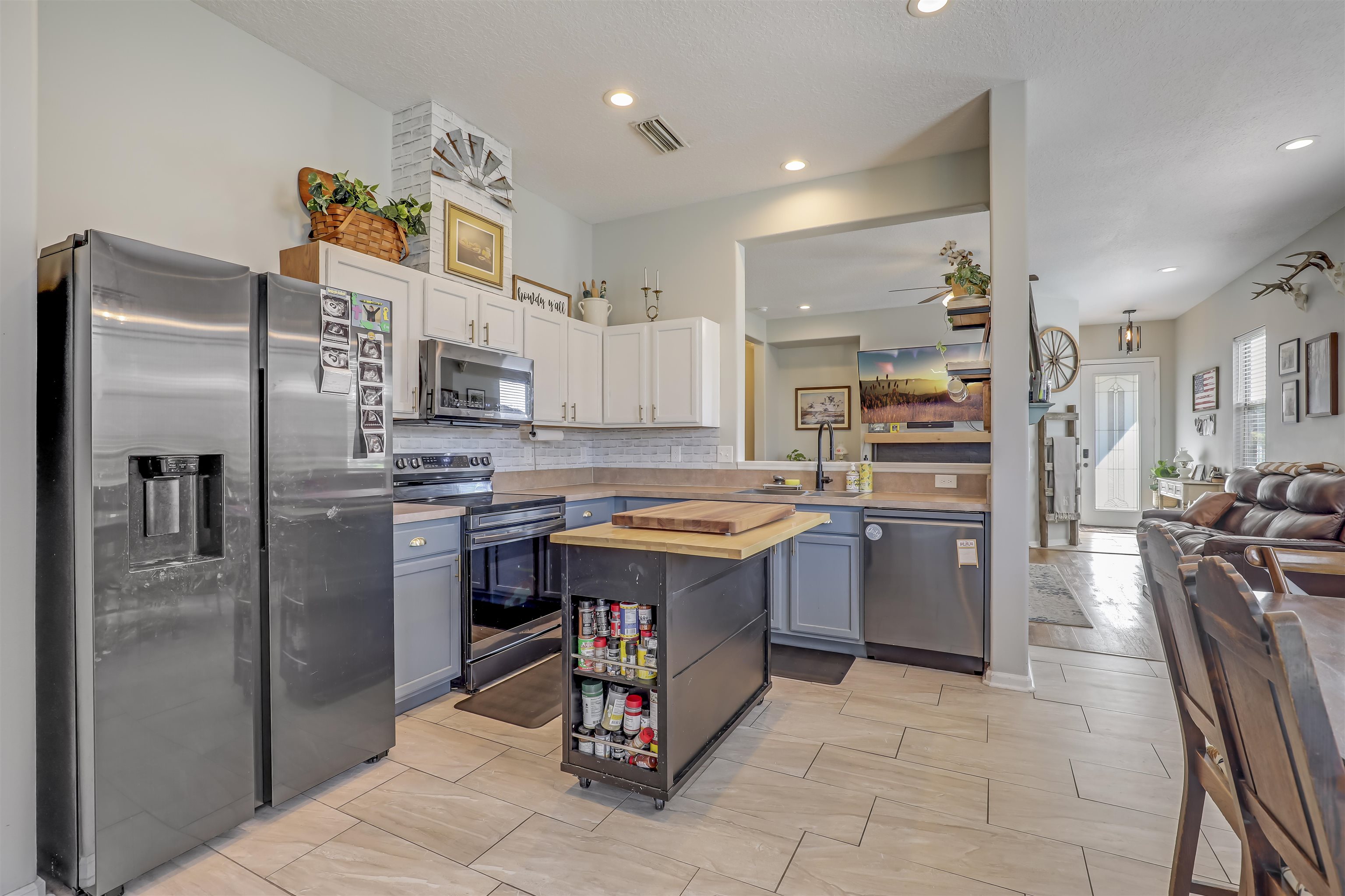 Image 4 of 45 For 501 Degas Ave