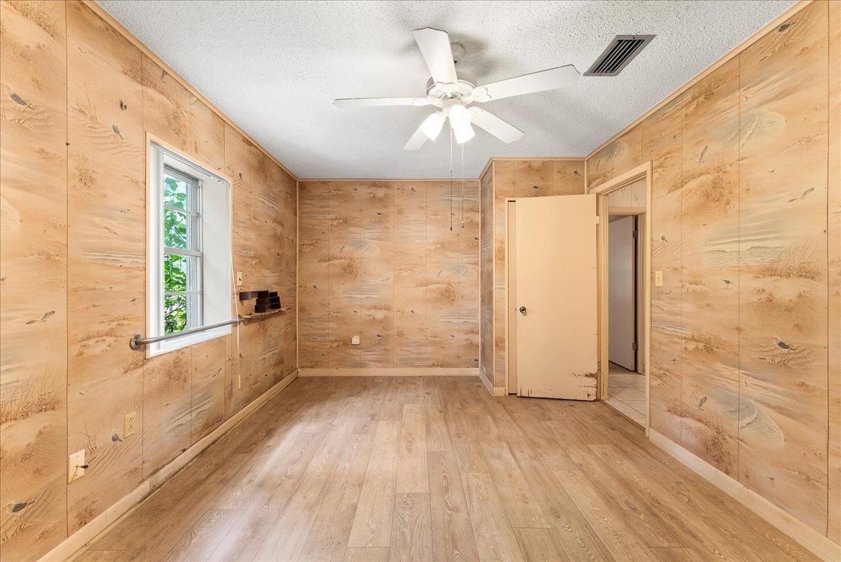Image 11 of 37 For 4721 Avenue C