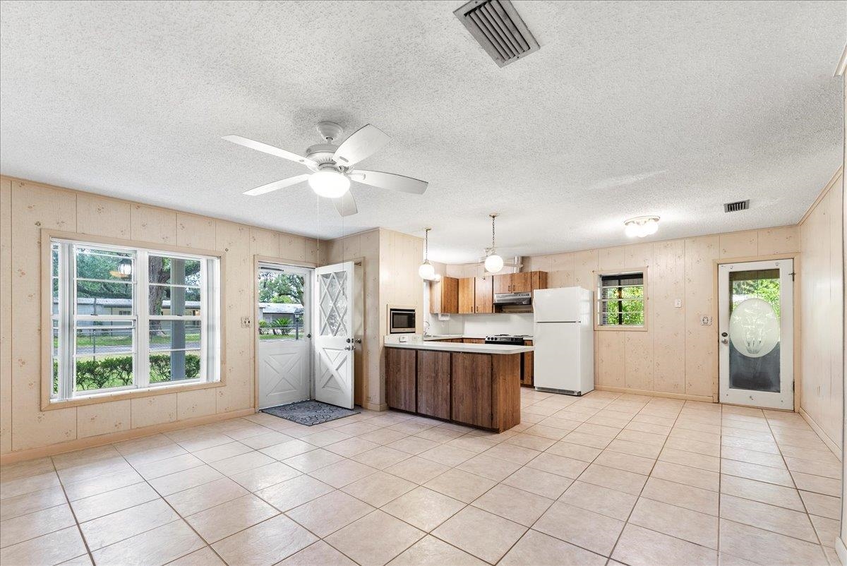 Image 2 of 37 For 4721 Avenue C