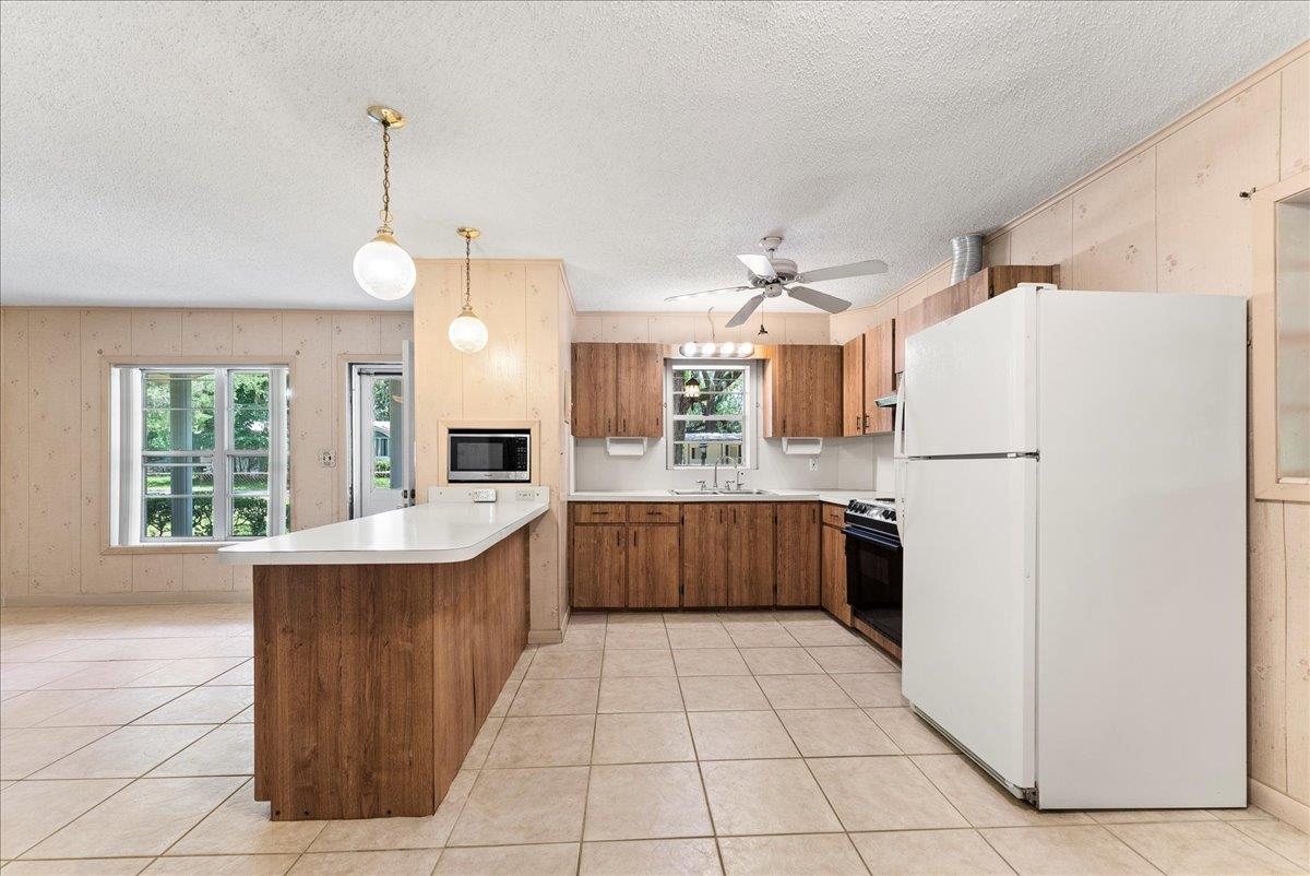 Image 4 of 37 For 4721 Avenue C