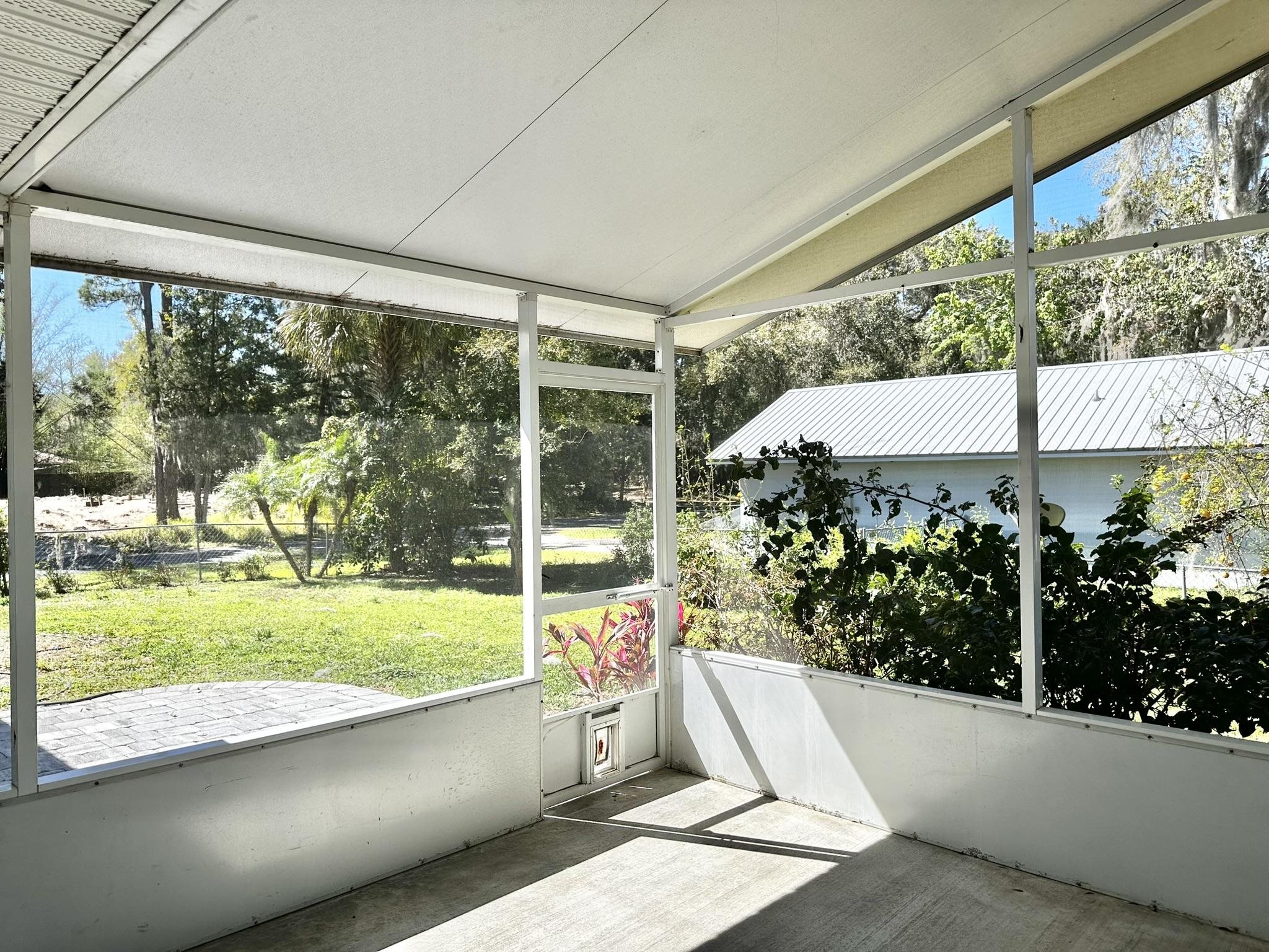 Image 13 of 56 For 104 Falcon Rd