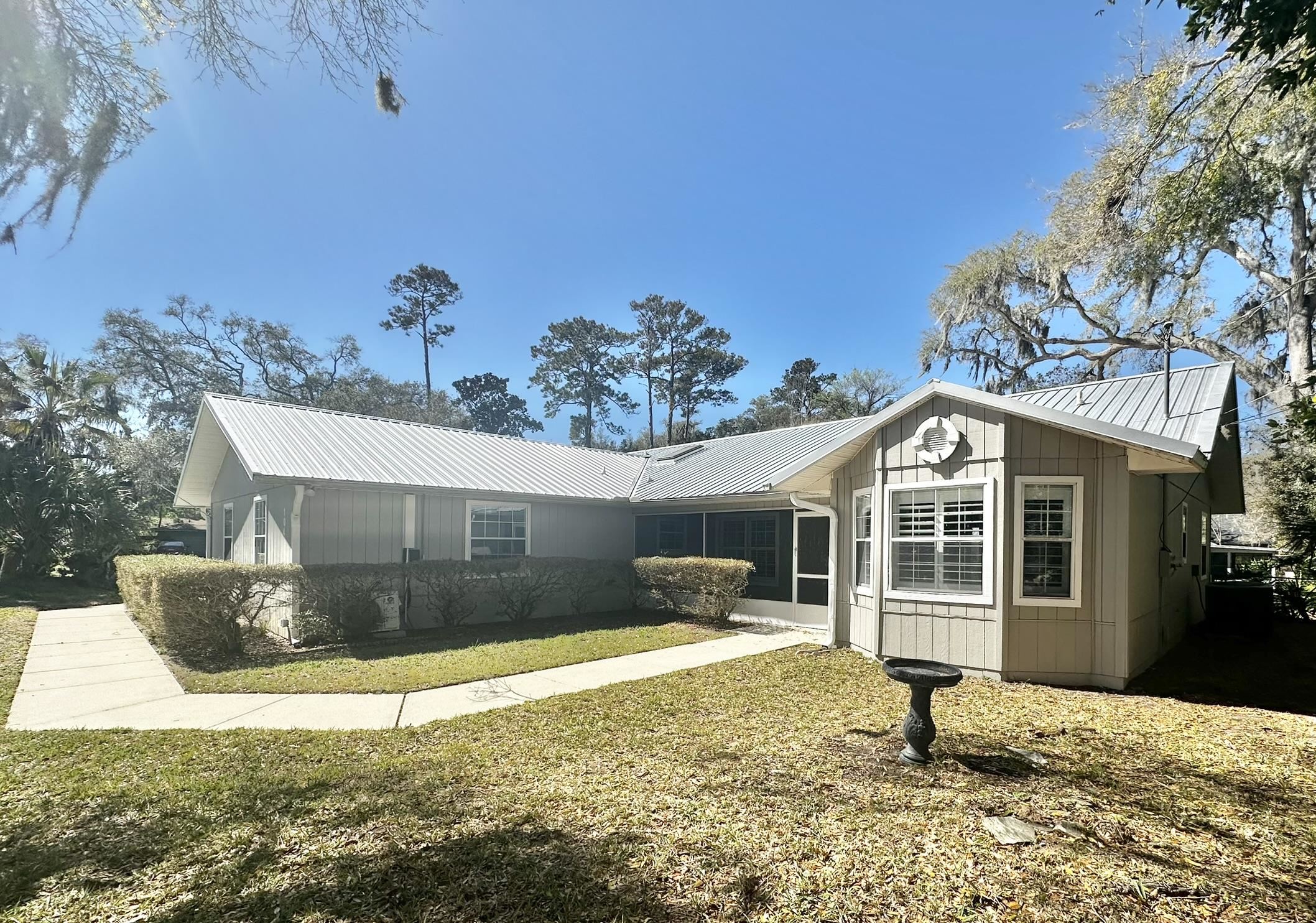 Image 4 of 56 For 104 Falcon Rd