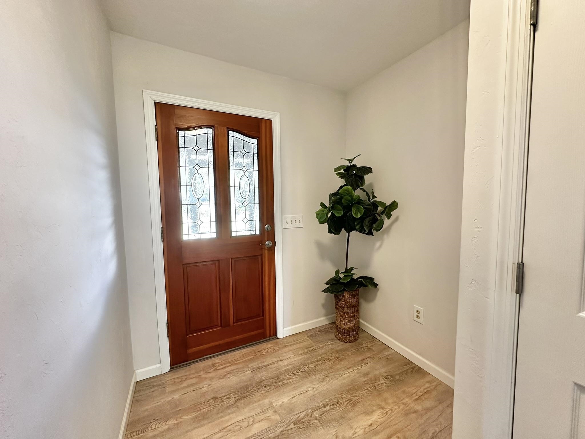 Image 6 of 56 For 104 Falcon Rd