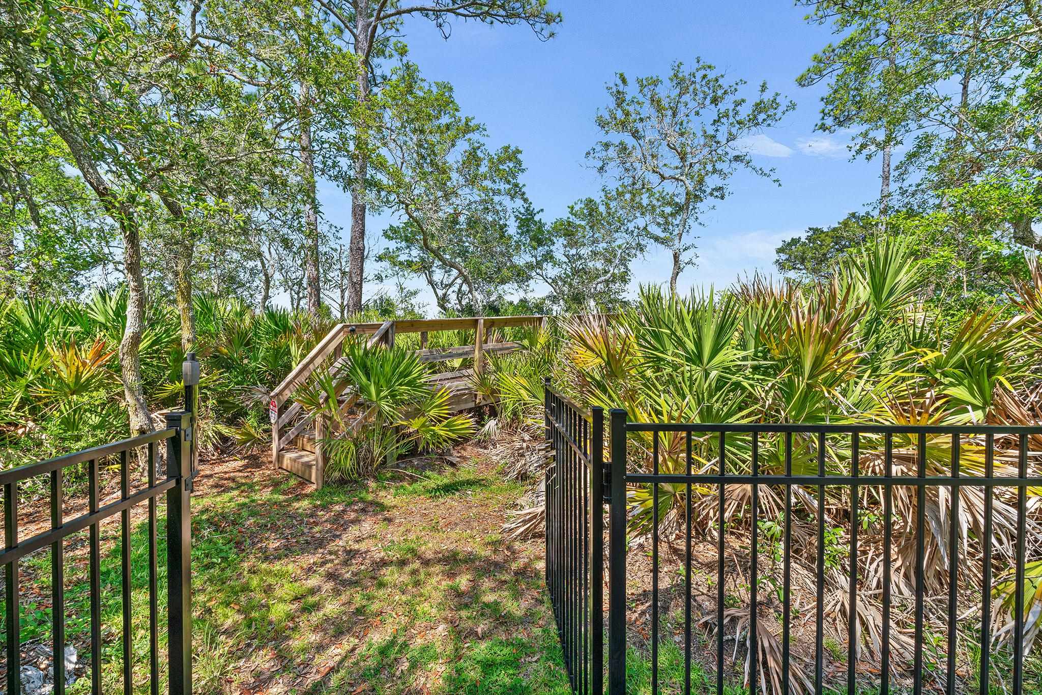 Image 39 of 47 For 143 Istoria Dr