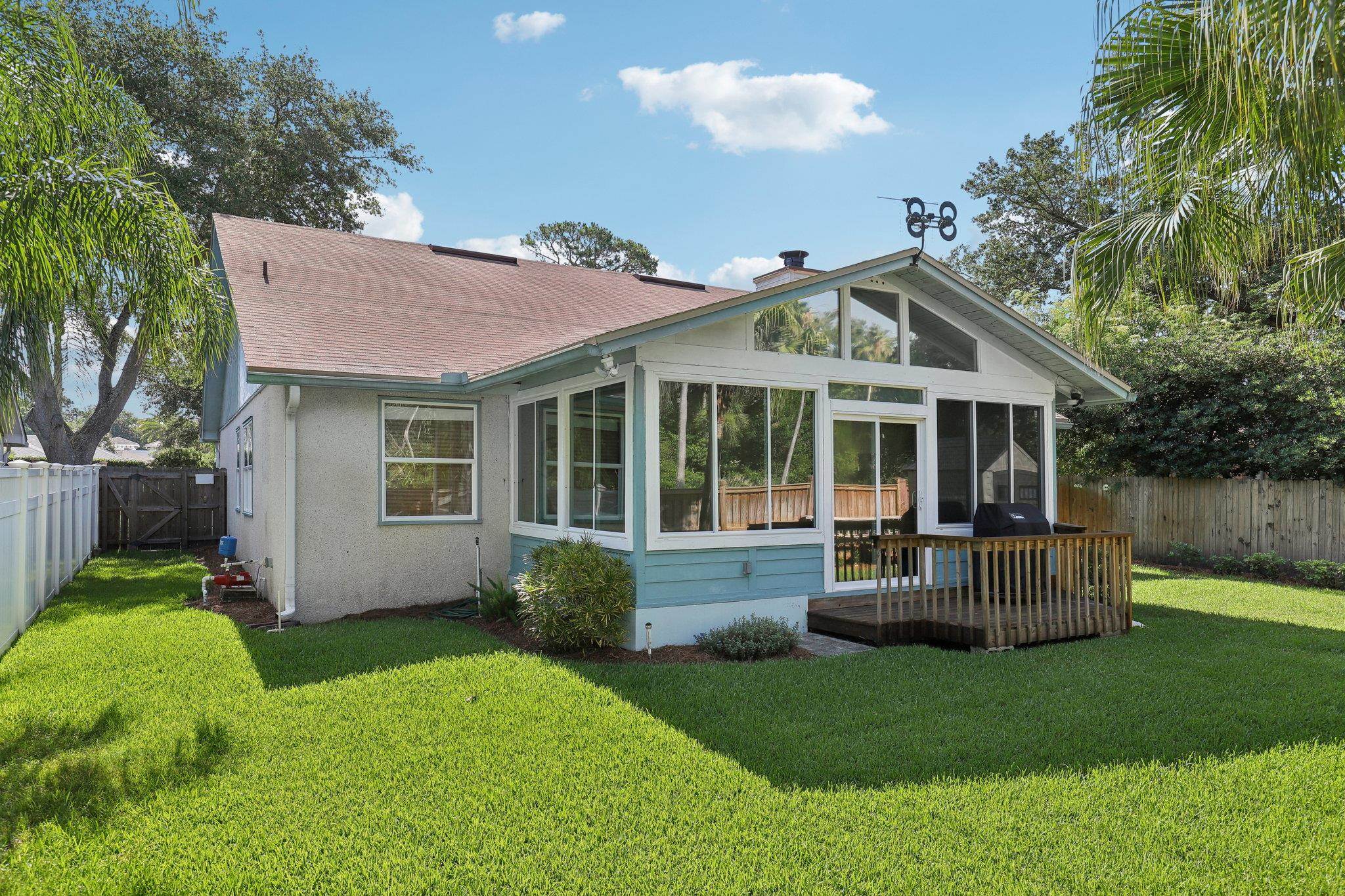 Image 21 of 30 For 105 Solano Woods Dr