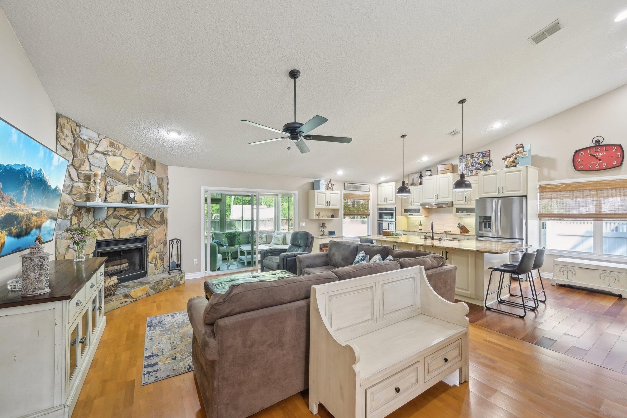 Image 3 of 30 For 105 Solano Woods Dr