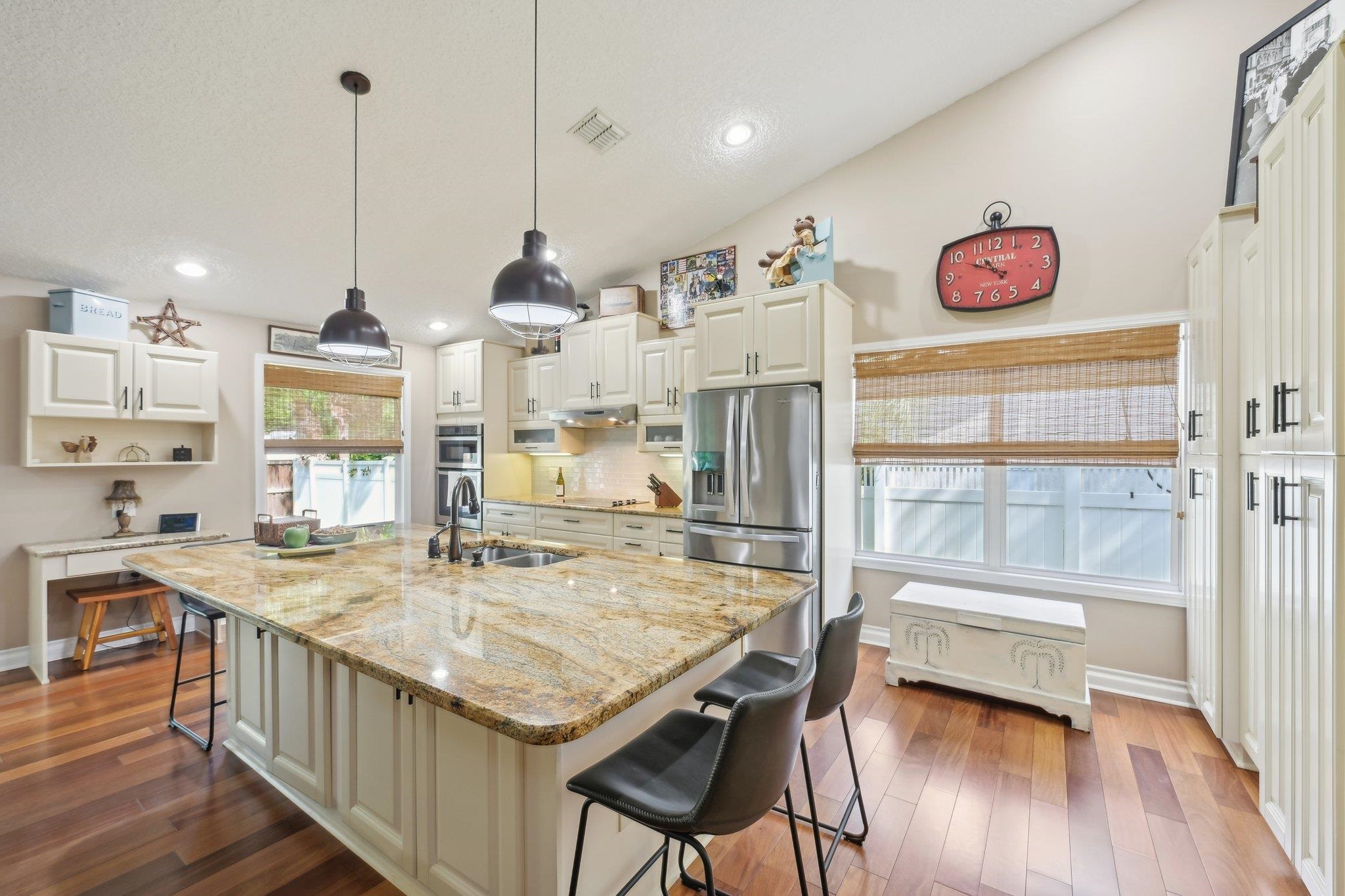 Image 6 of 30 For 105 Solano Woods Dr