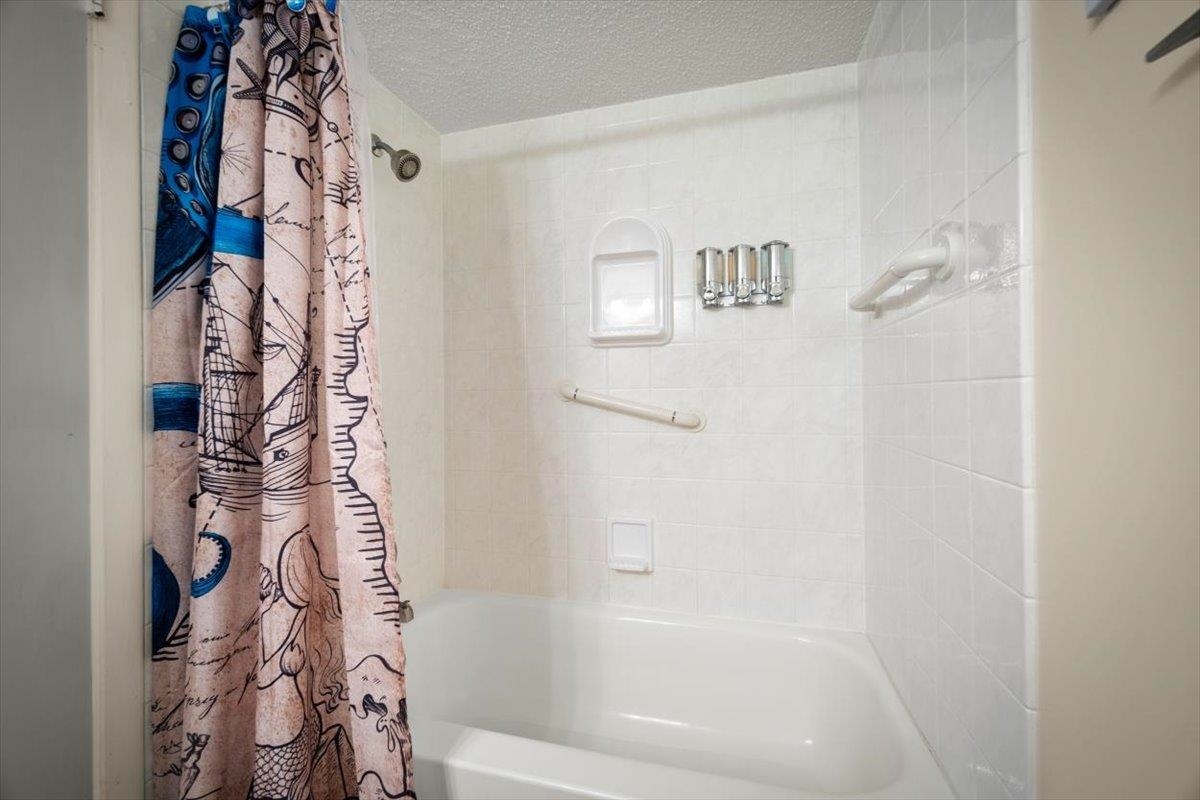 Image 13 of 36 For 2 Dondanville Rd #115  115