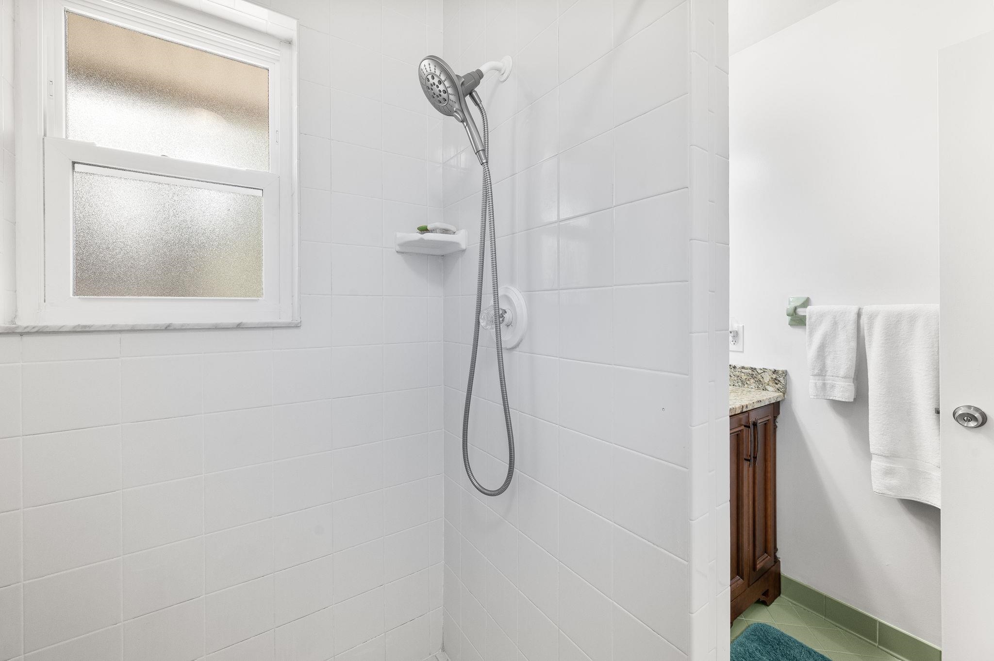 Image 13 of 42 For 123 Bobwhite Road