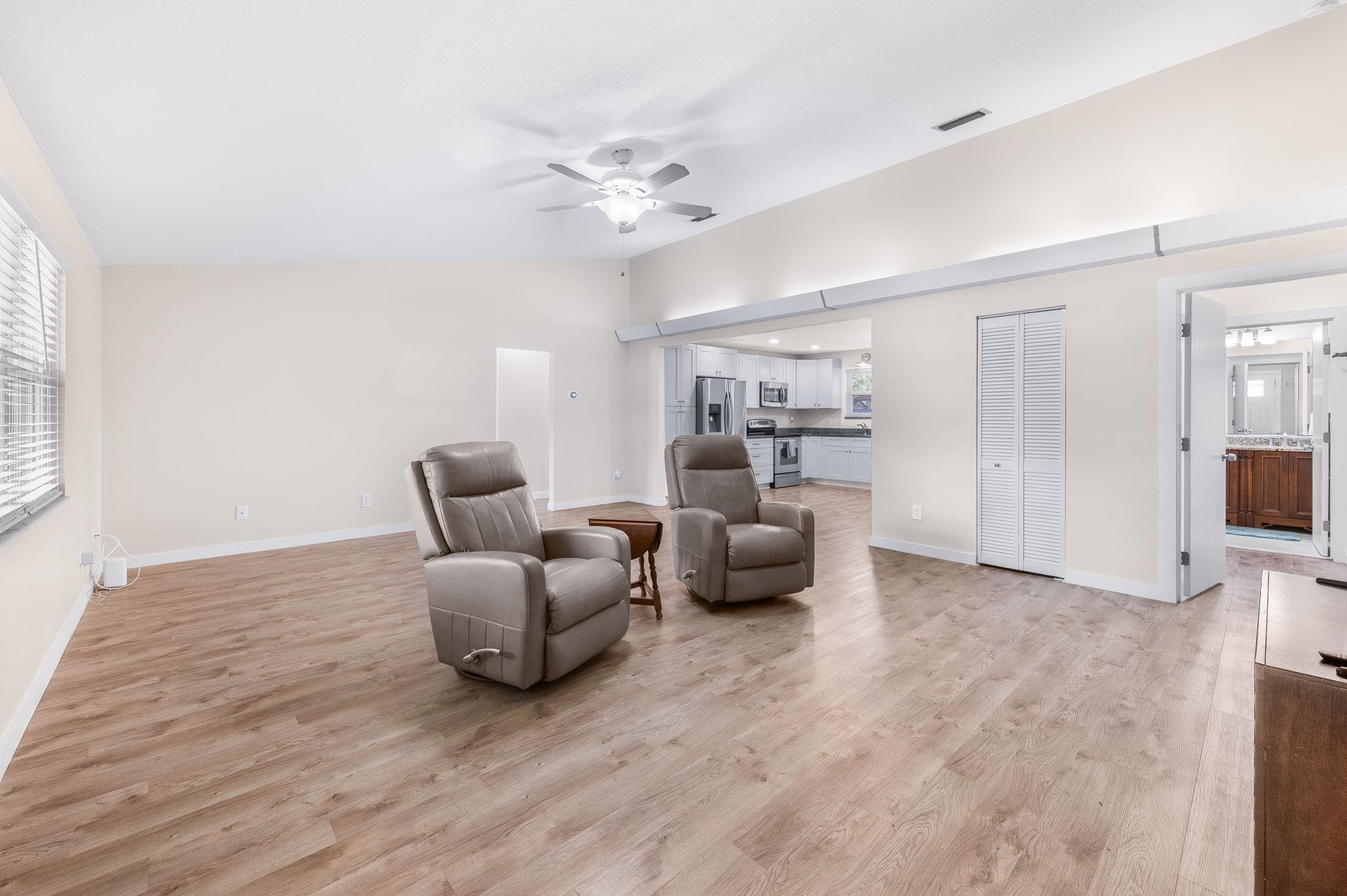Image 4 of 42 For 123 Bobwhite Road