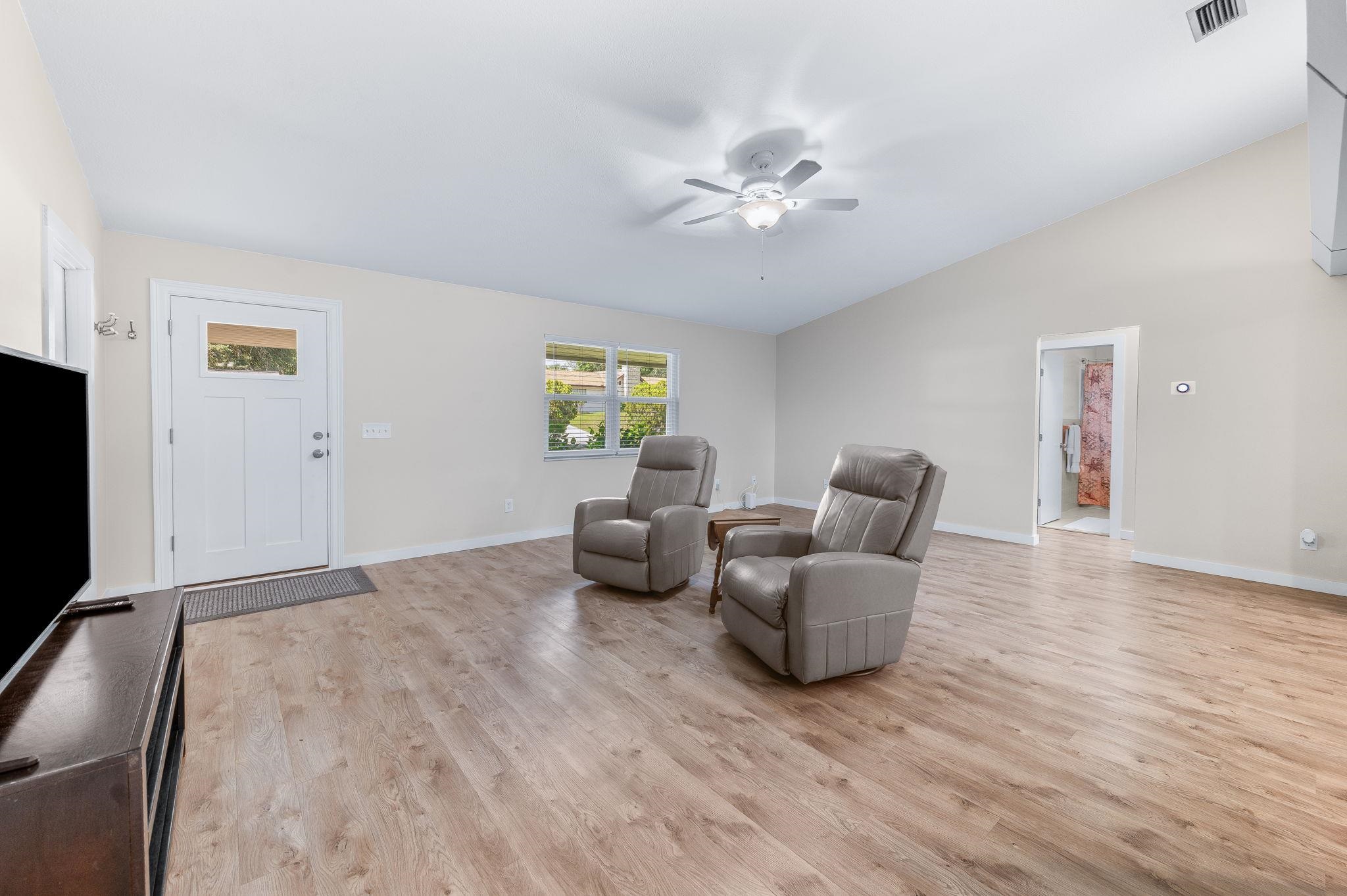 Image 7 of 42 For 123 Bobwhite Road