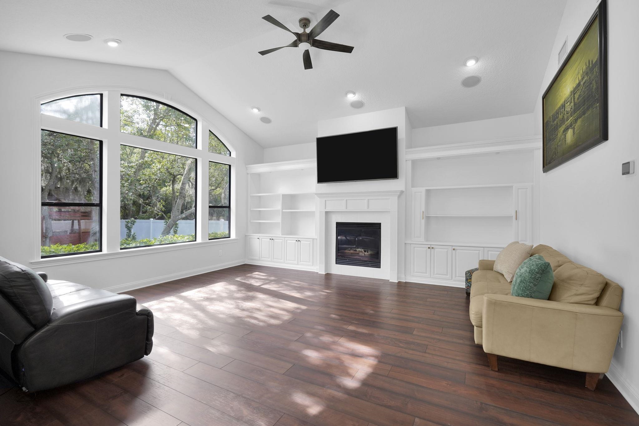 Image 12 of 89 For 545 Sebastian Square