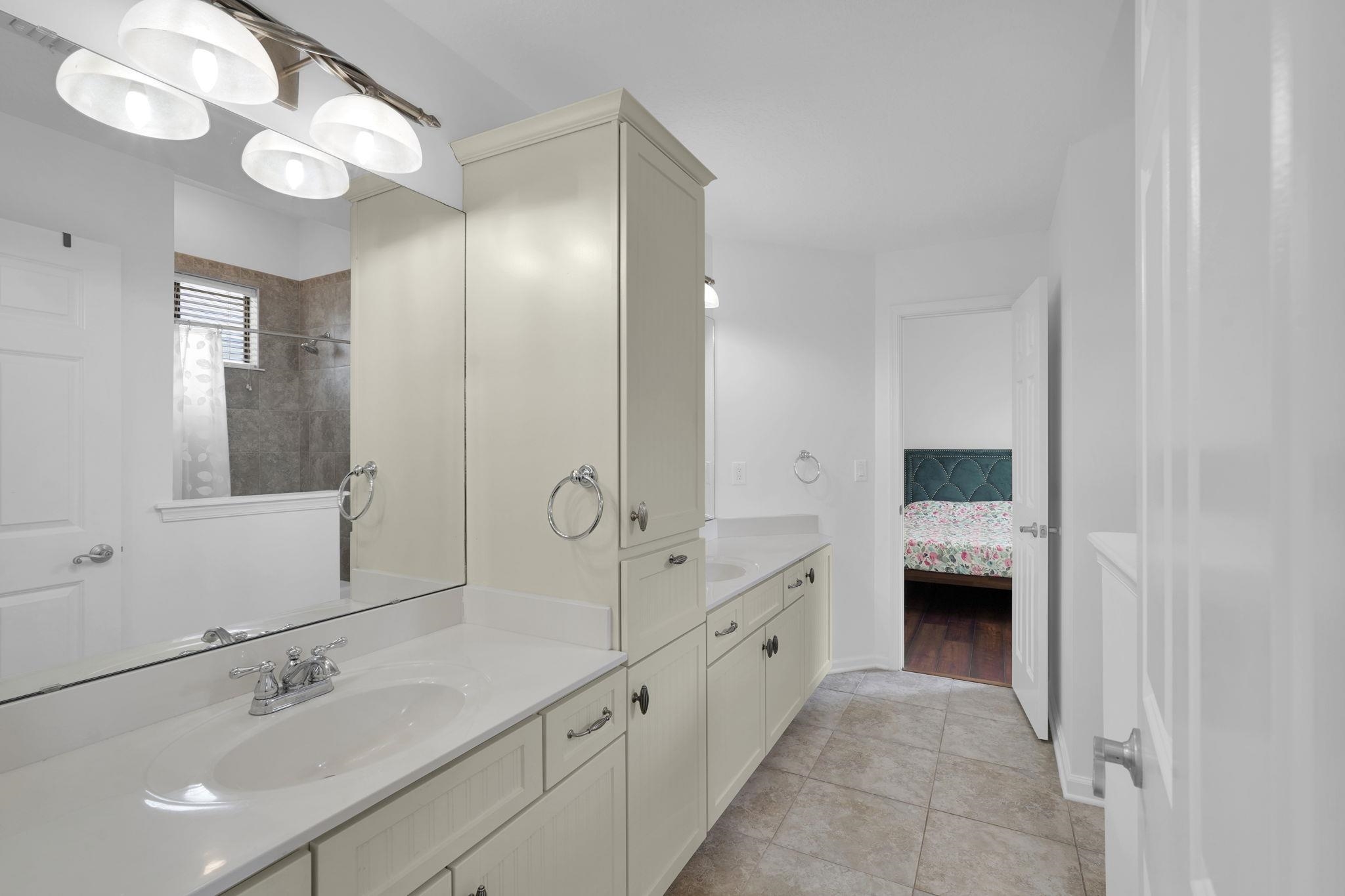 Image 33 of 89 For 545 Sebastian Square