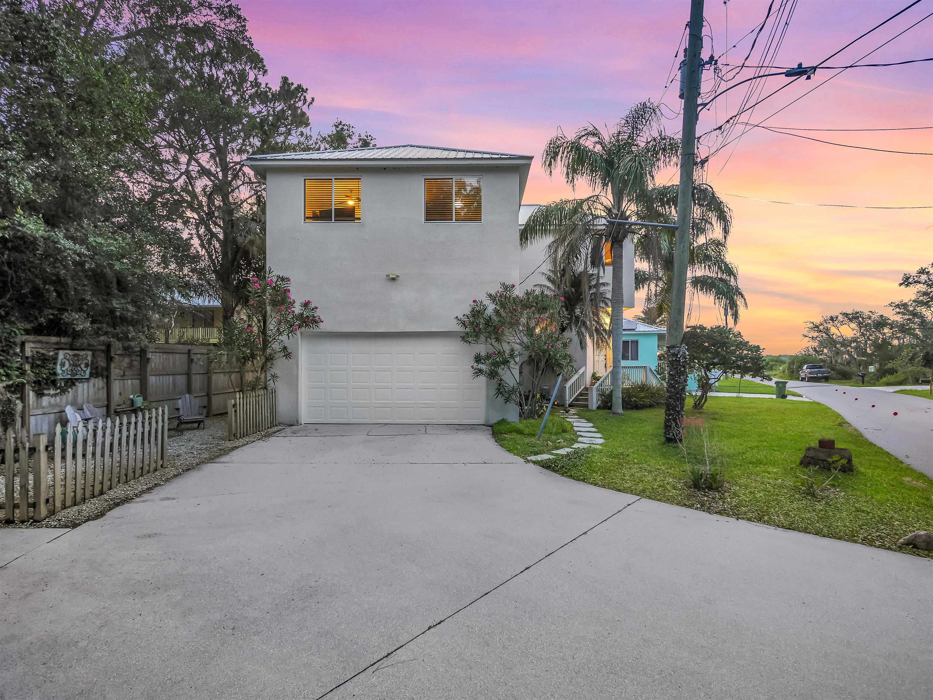 Image 3 of 40 For 10 Seminole Dr