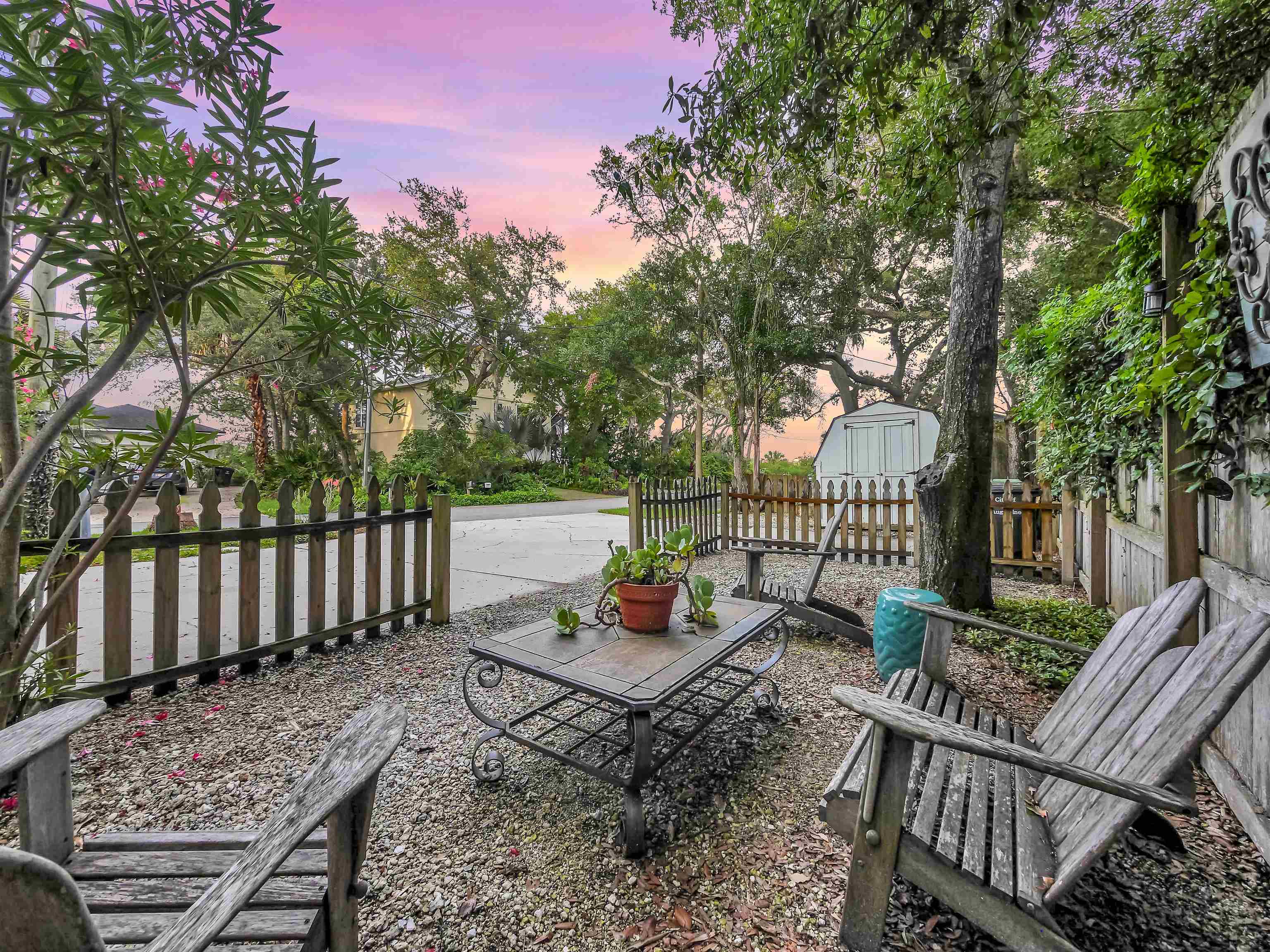 Image 32 of 40 For 10 Seminole Dr