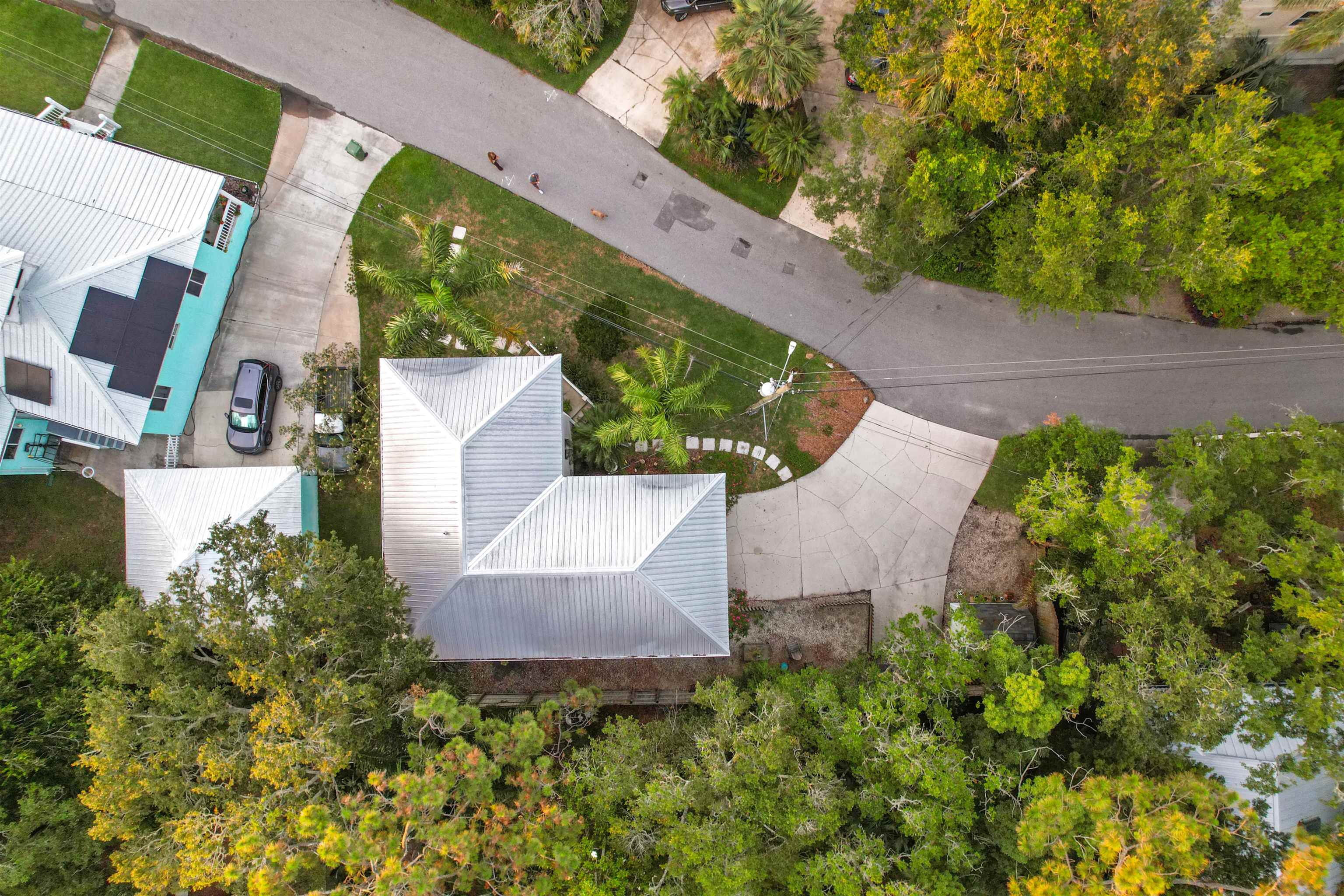 Image 35 of 40 For 10 Seminole Dr