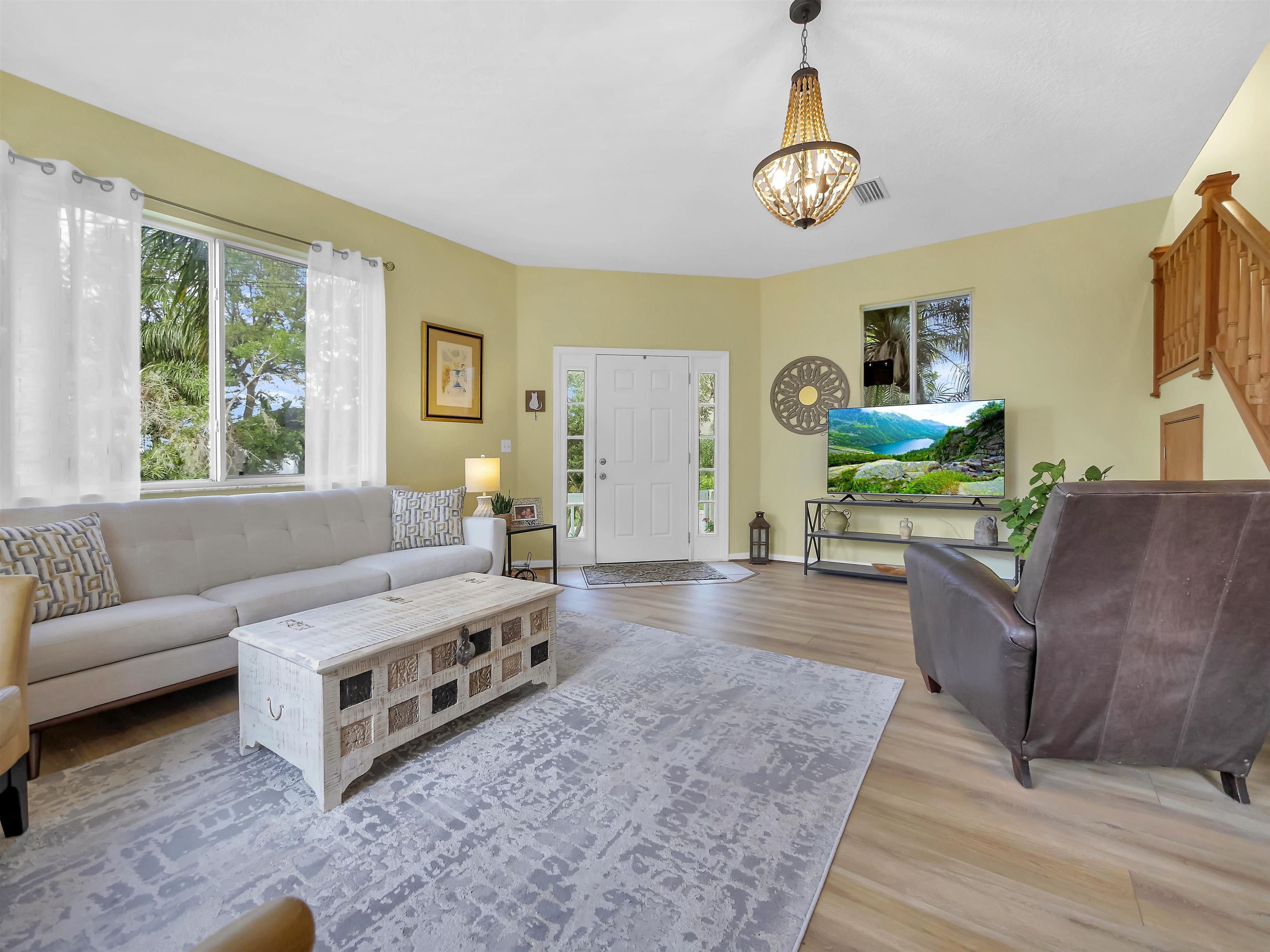 Image 7 of 40 For 10 Seminole Dr